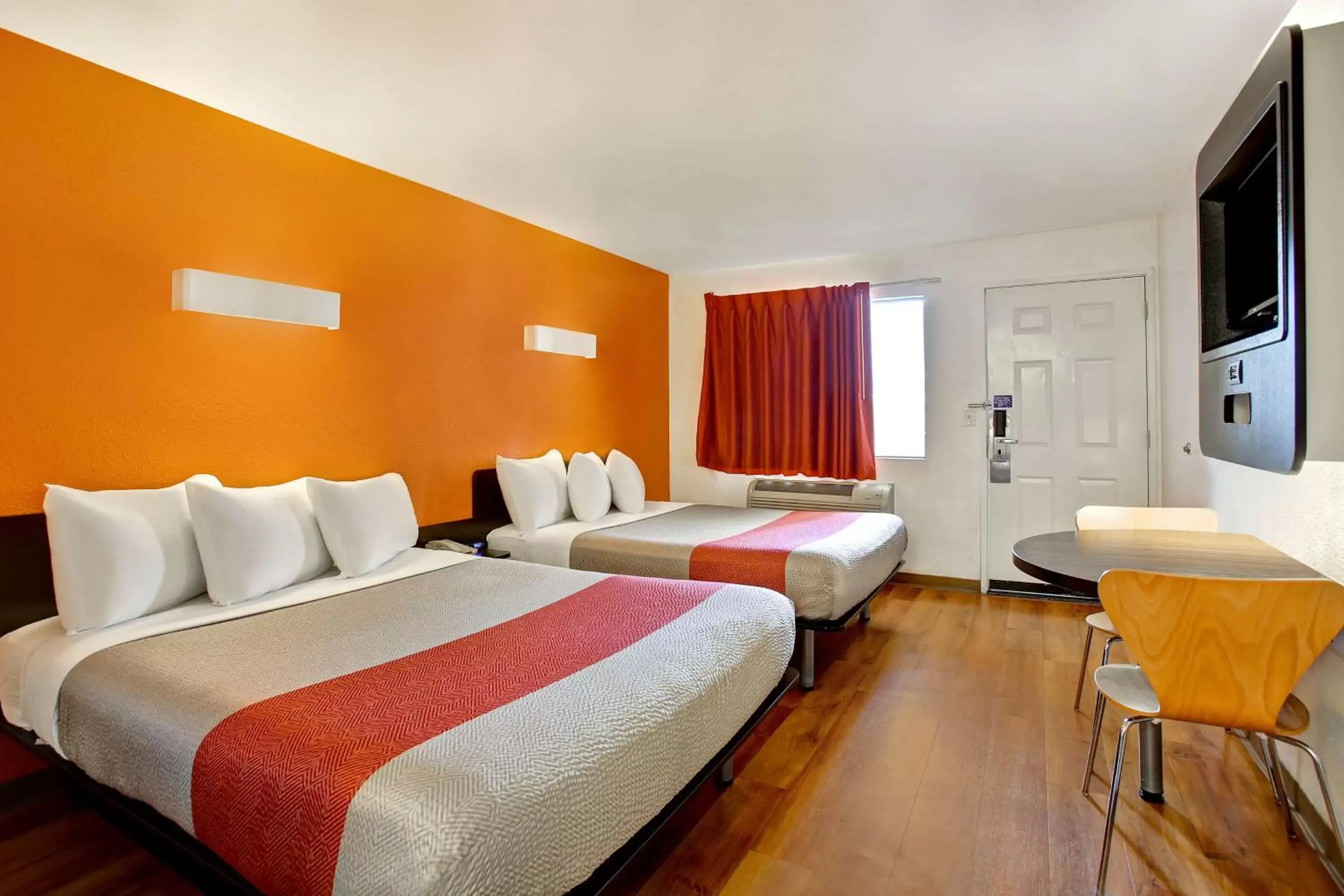 Bedroom in Motel 6-Sunnyvale, CA - North