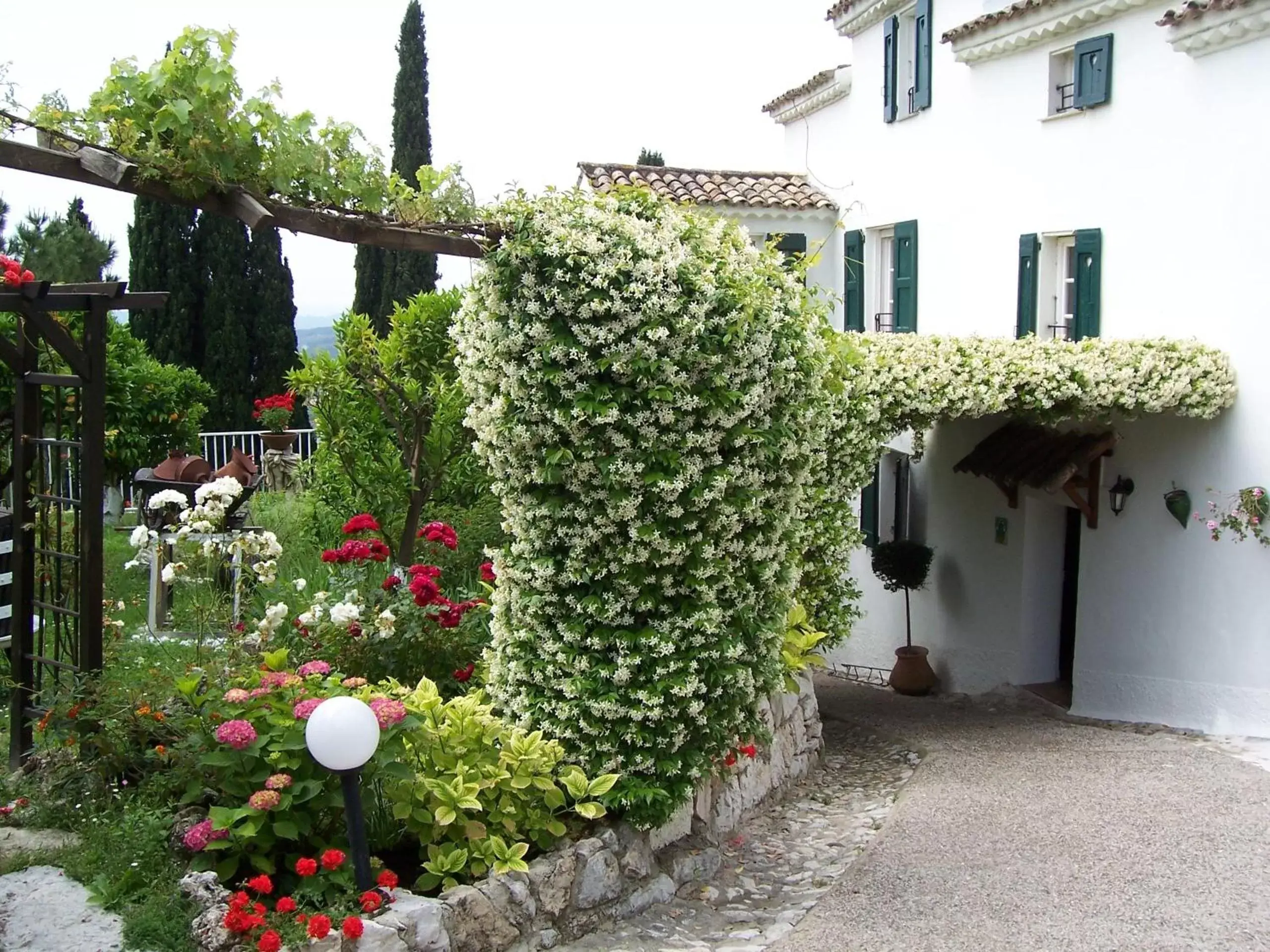 Facade/entrance, Property Building in Le Hameau