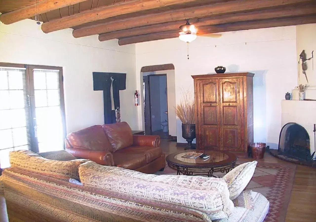 Living room, Seating Area in Casas de Suenos Old Town Historic Inn, Ascend Hotel Collection