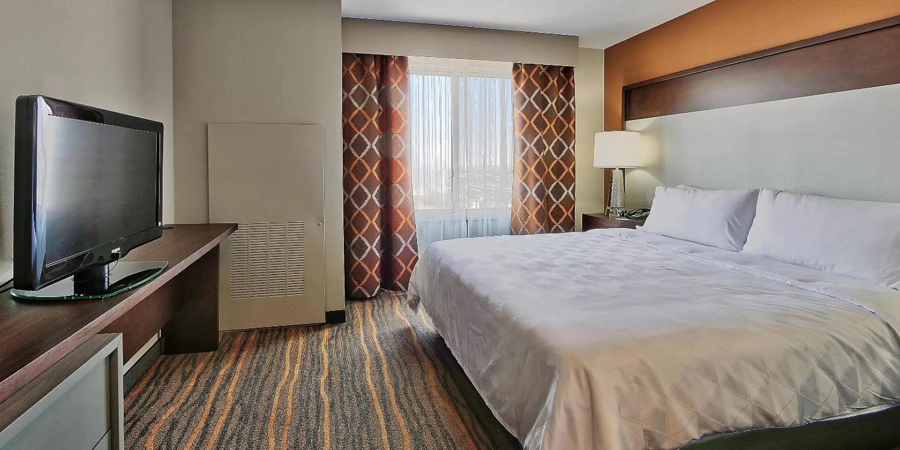 Bedroom, Bed in Holiday Inn Hotel and Suites Albuquerque - North Interstate 25, an IHG Hotel