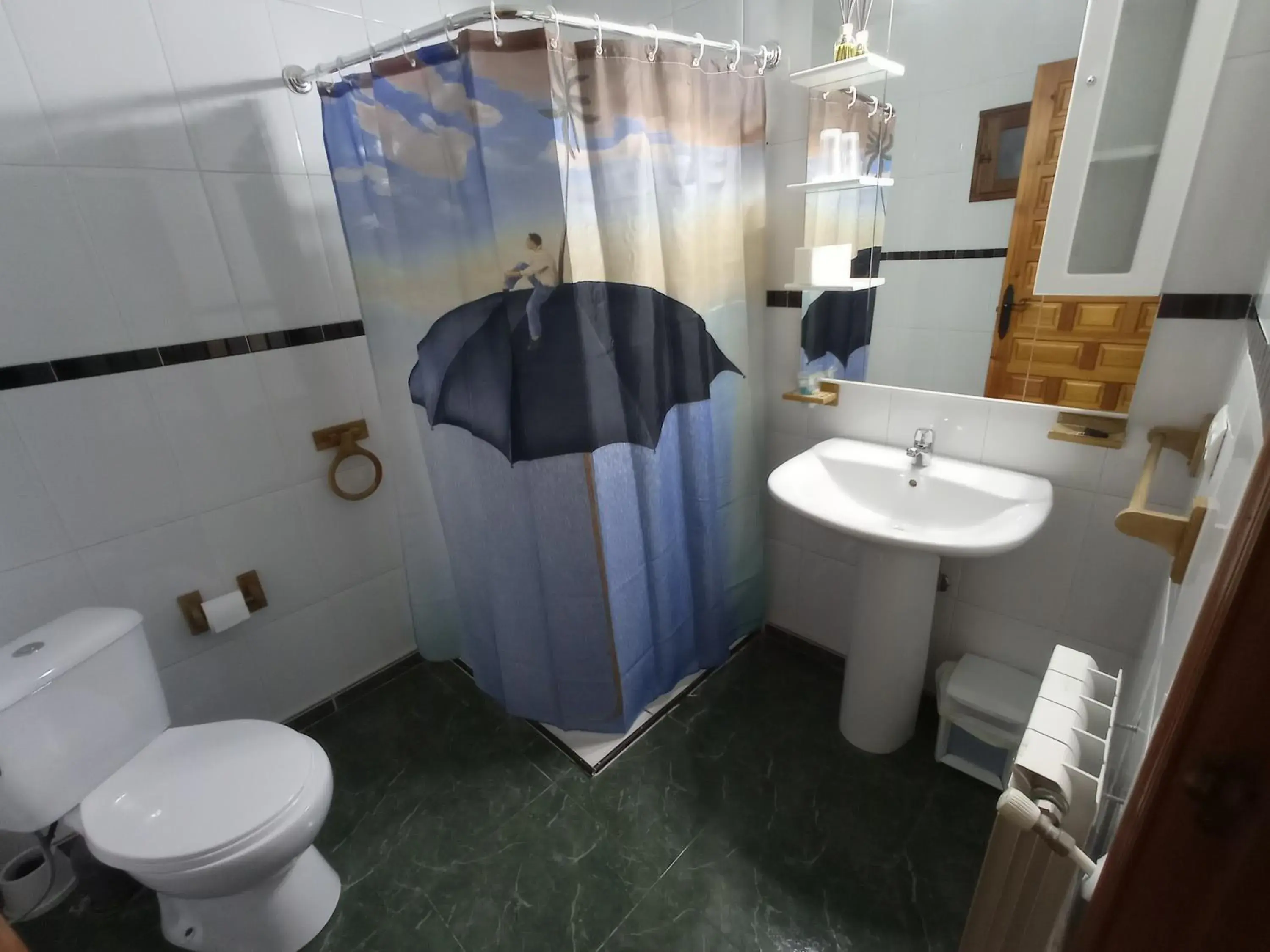 Bathroom in Hotel Rural Camino Medulas