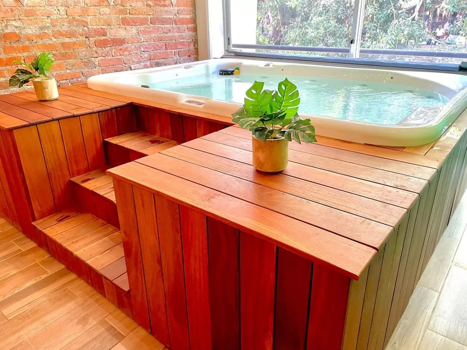 Hot Tub, Spa/Wellness in Joint Coworking Hotel