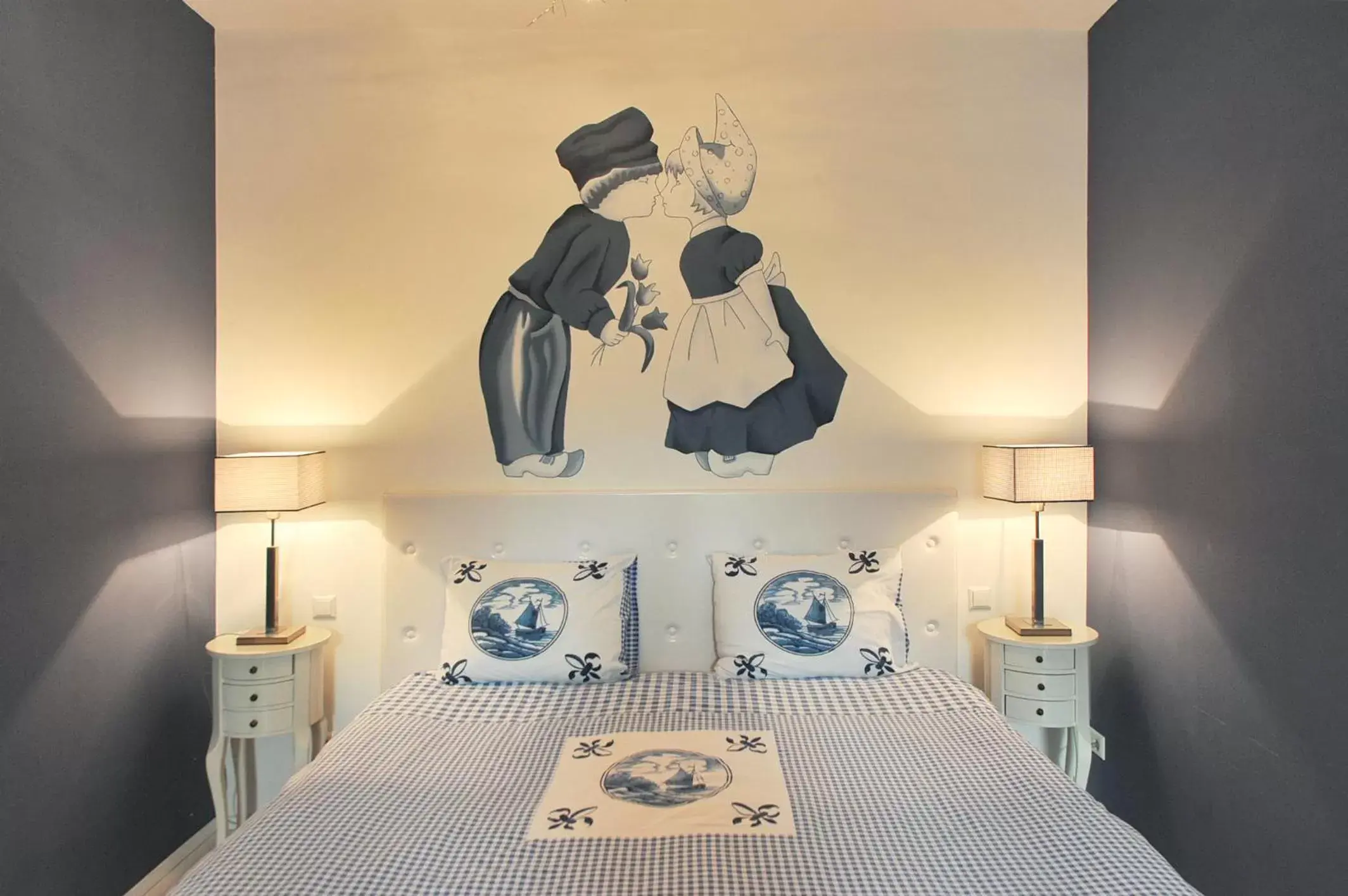 Bed in Hotel Johannes Vermeer Delft