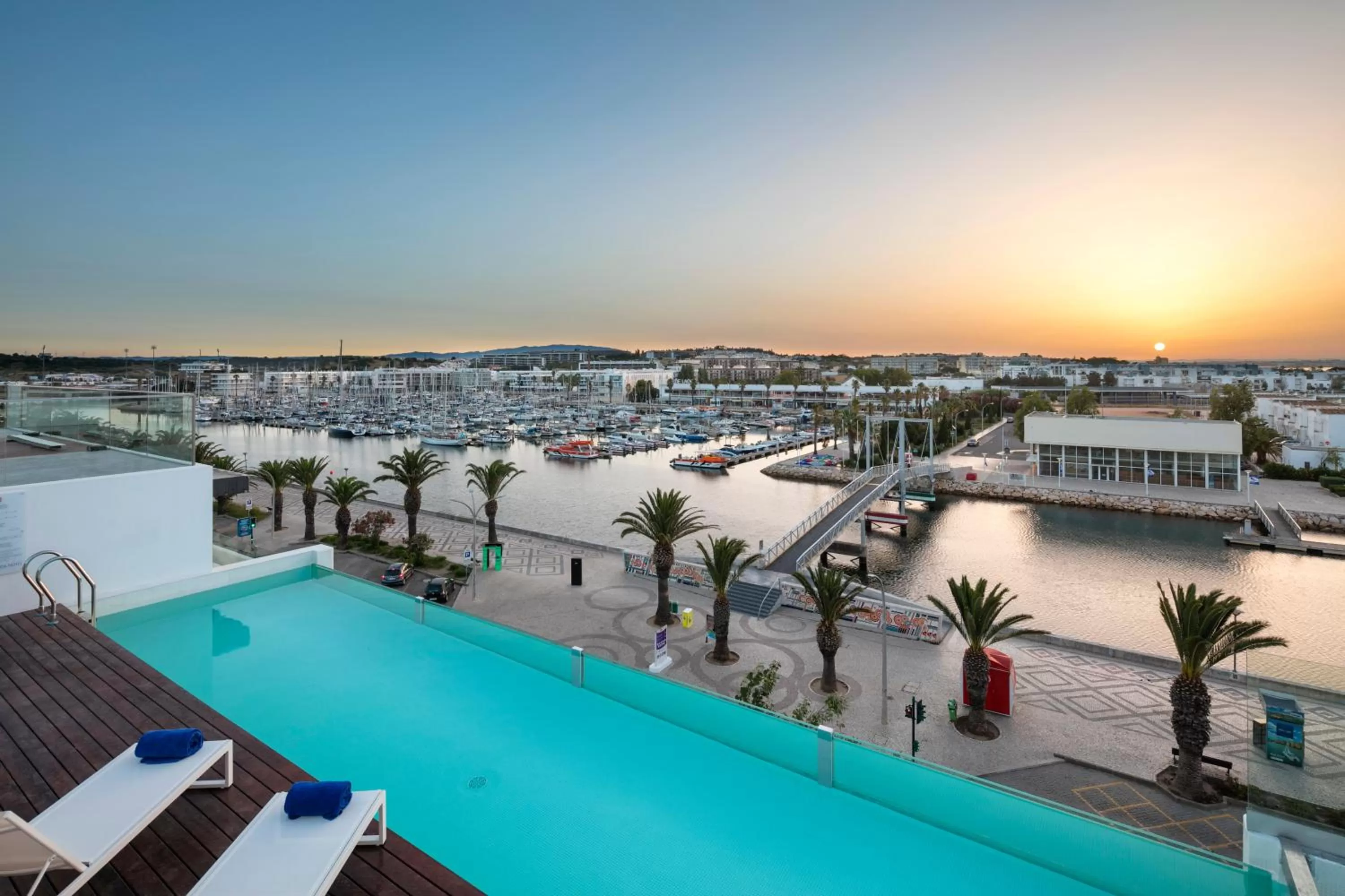 Pool view in Lagos Avenida Hotel