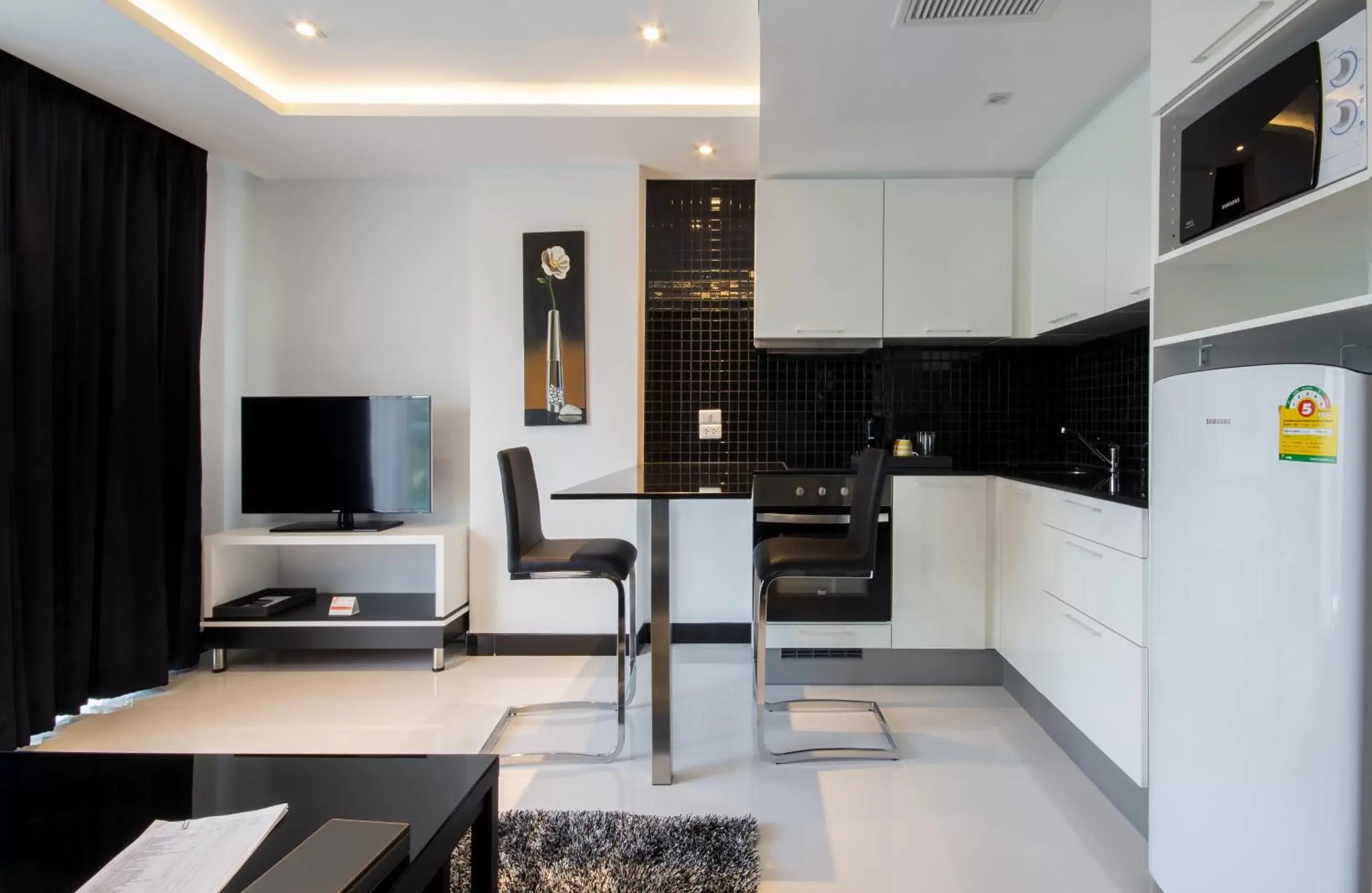 Kitchen or kitchenette, Kitchen/Kitchenette in Nova Suites Pattaya by Compass Hospitality