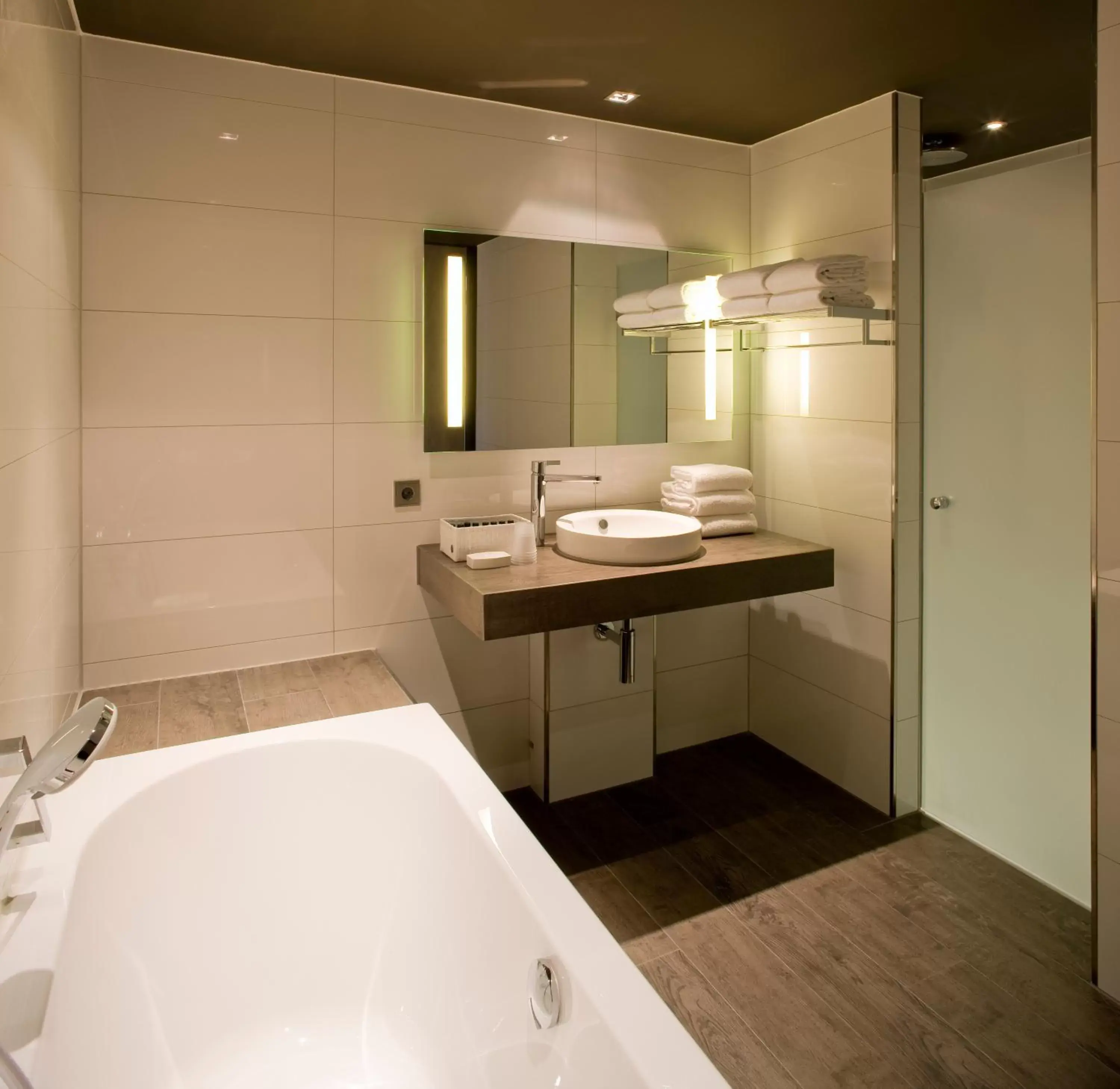 Bathroom in Van der Valk Hotel Apeldoorn - de Cantharel