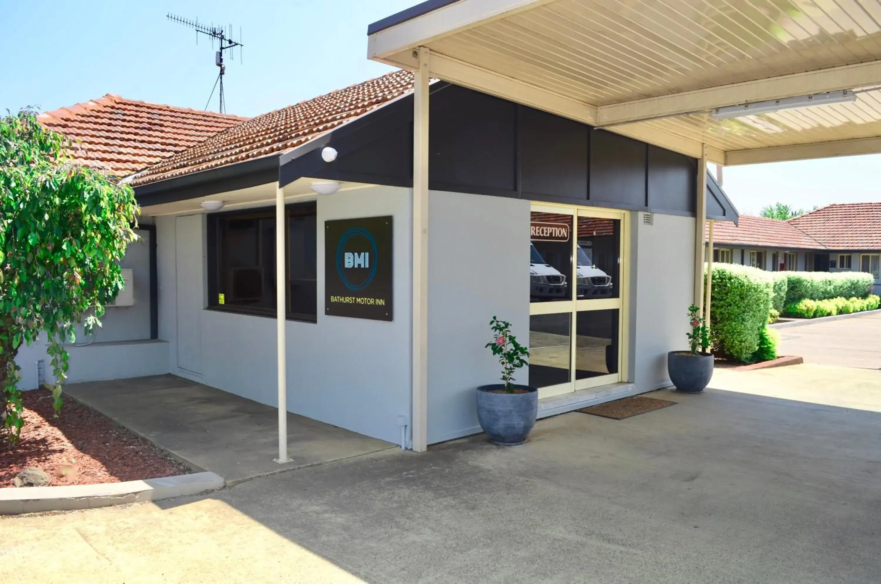 Facade/entrance in Bathurst Motor Inn Facade/entrance in Bathurst Motor Inn