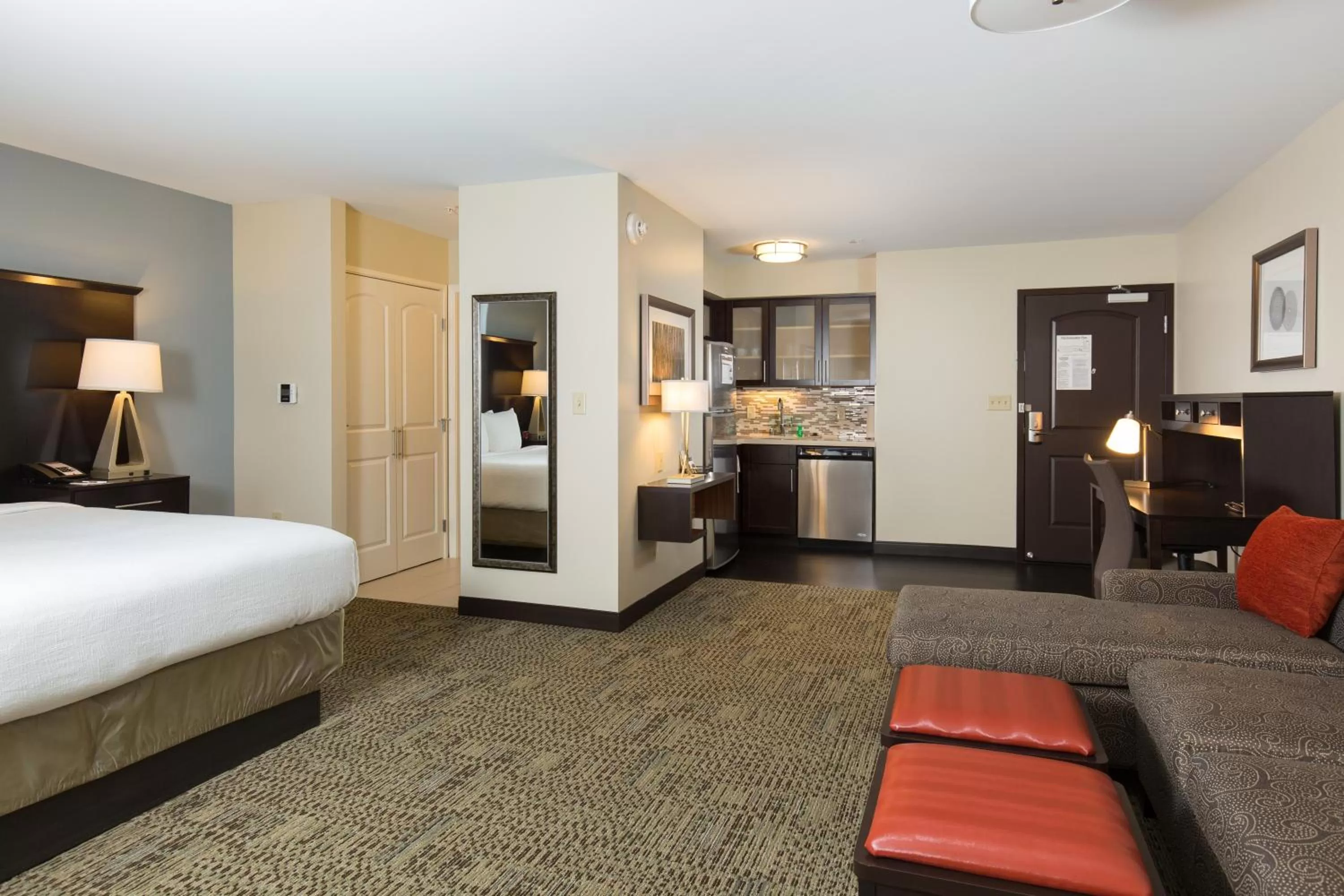 King Studio Suite in Staybridge Suites Corona South, an IHG Hotel
