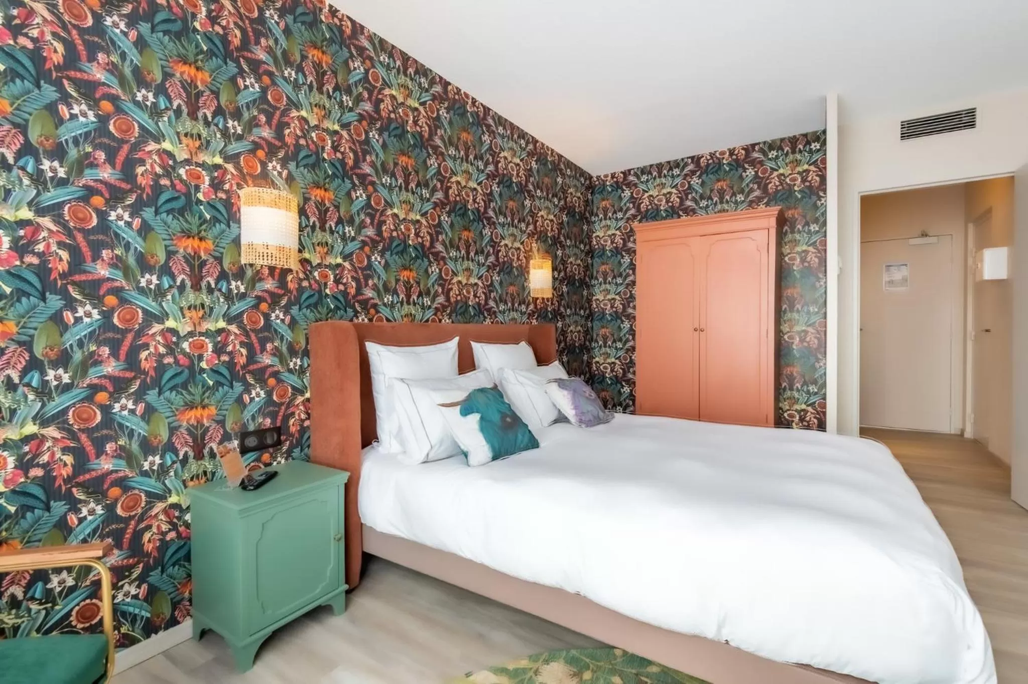 Photo of the whole room in La Maison Hôtel Mulhouse Centre