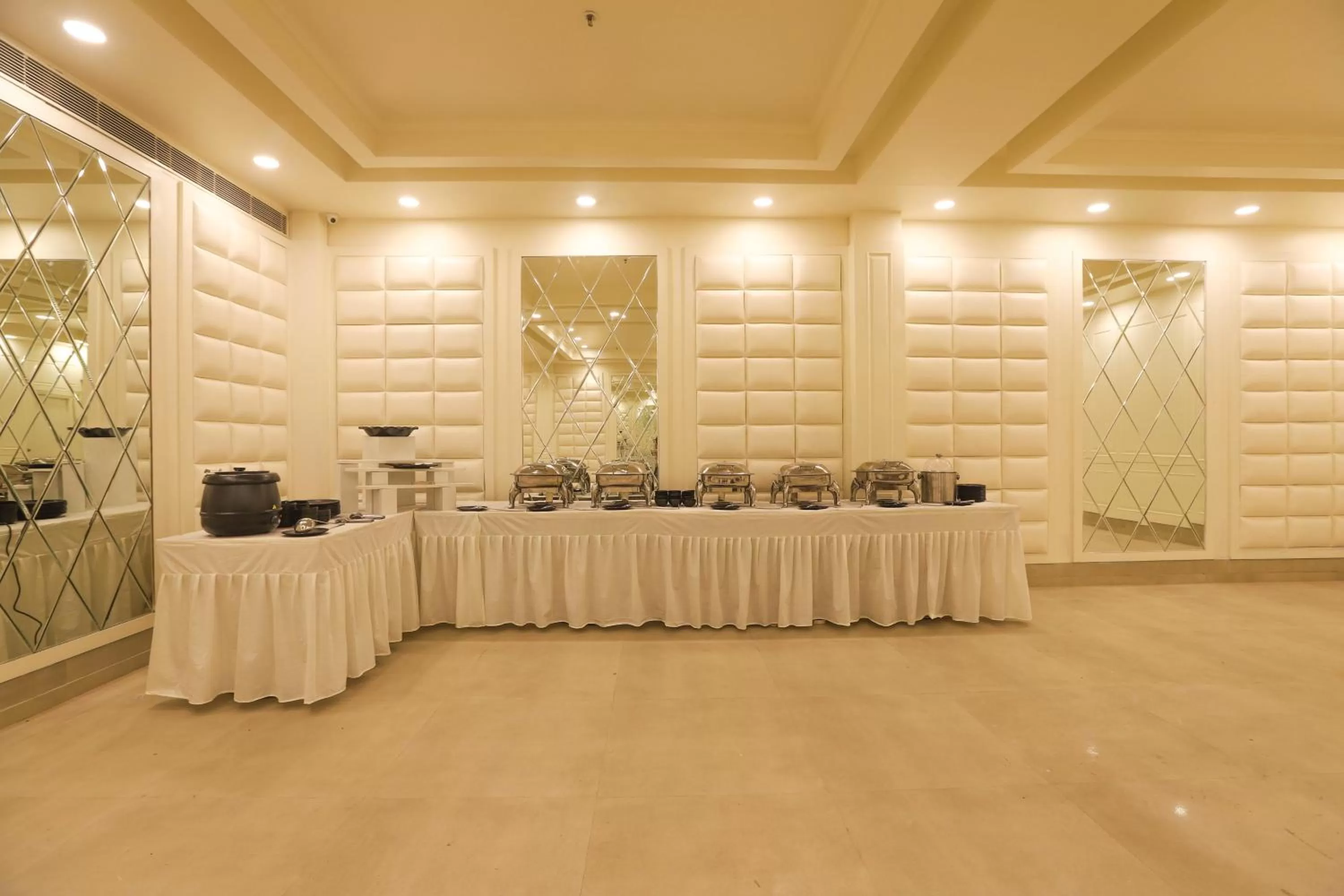 Banquet/Function facilities in Hotel Magenta Jaipur