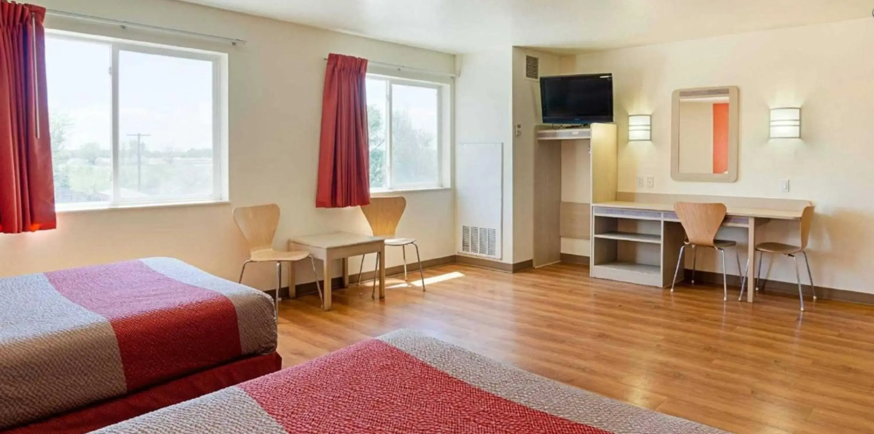 Double Room - single occupancy - Disability Access - Smoking in Motel 6 Fort Worth, Tx - Stockyards Double Room - single occupancy - Disability Access - Smoking in Motel 6 Fort Worth, Tx - Stockyards