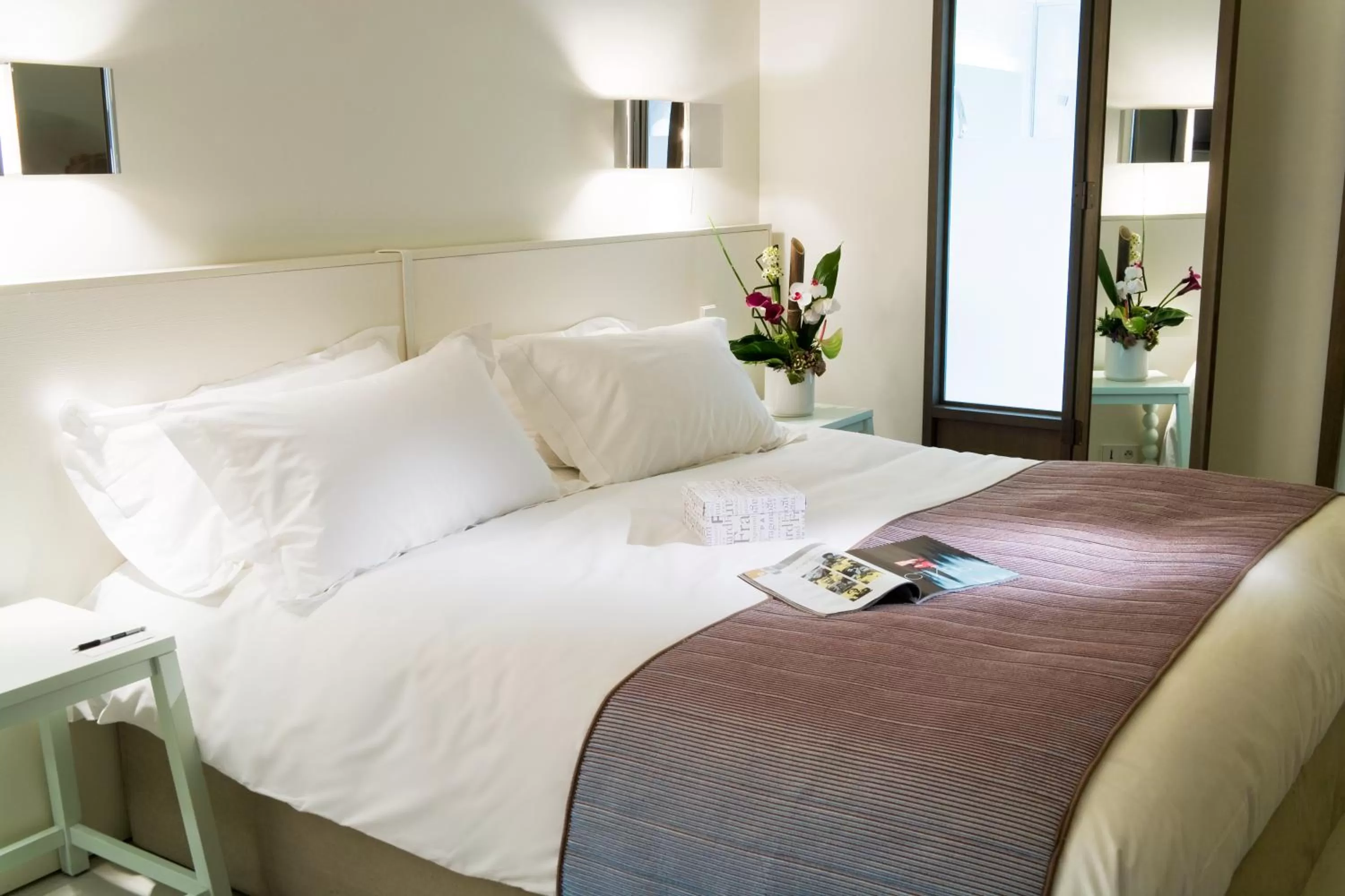 Toilet, Bed in Pullman Cannes Mandelieu