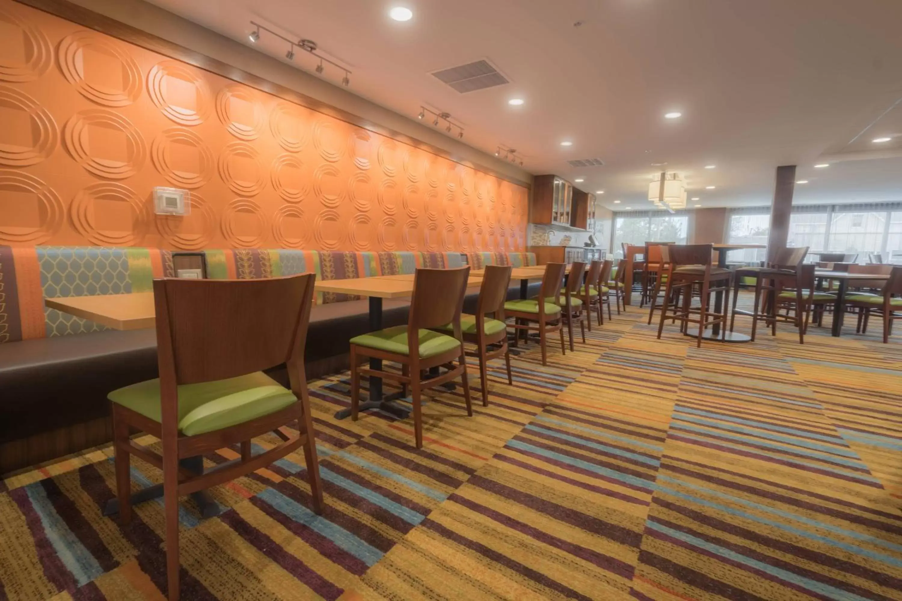 Breakfast, Restaurant/Places to Eat in Fairfield Inn & Suites by Marriott Gaylord