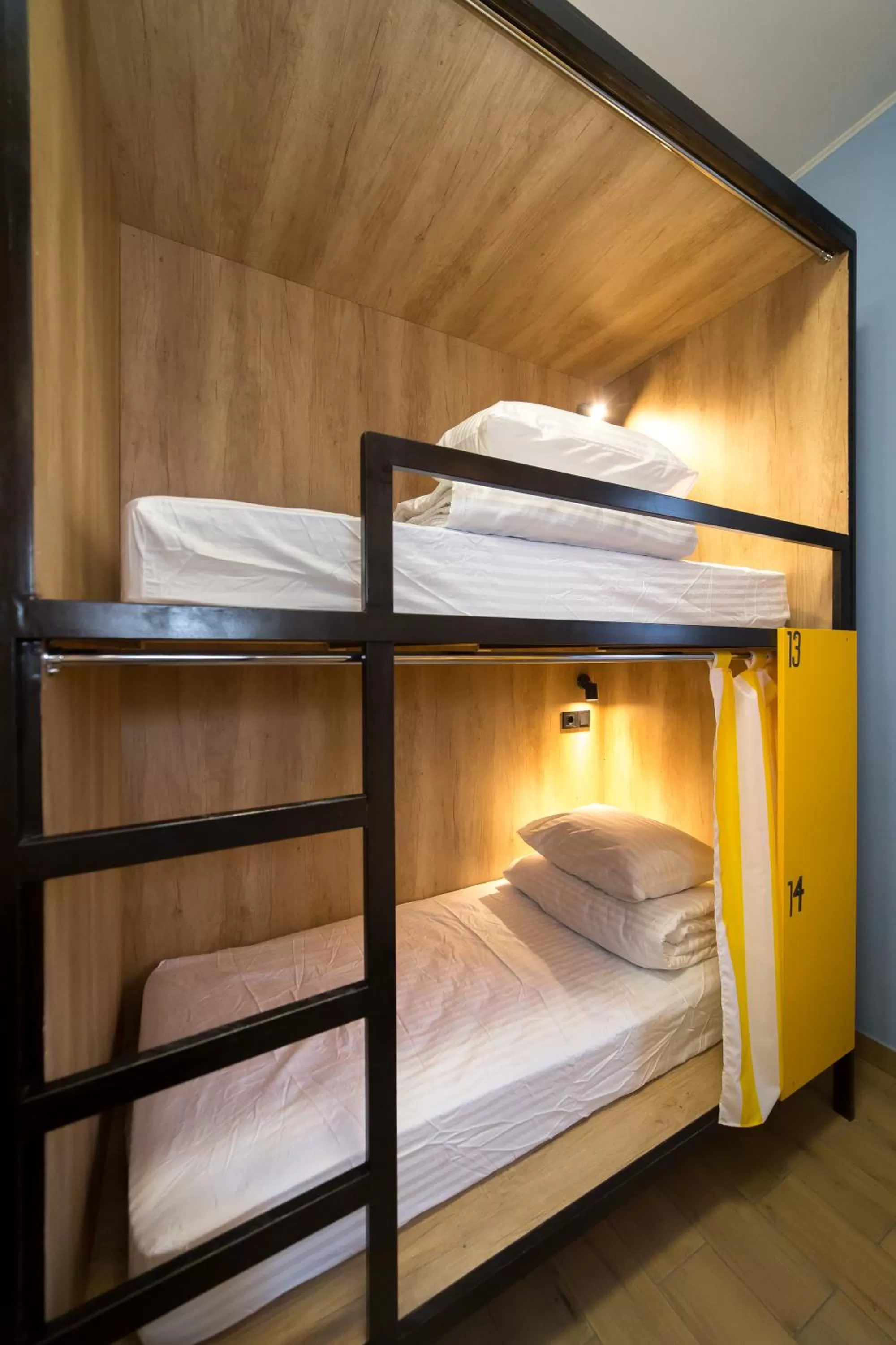 Bed in HOTEL Bee Station