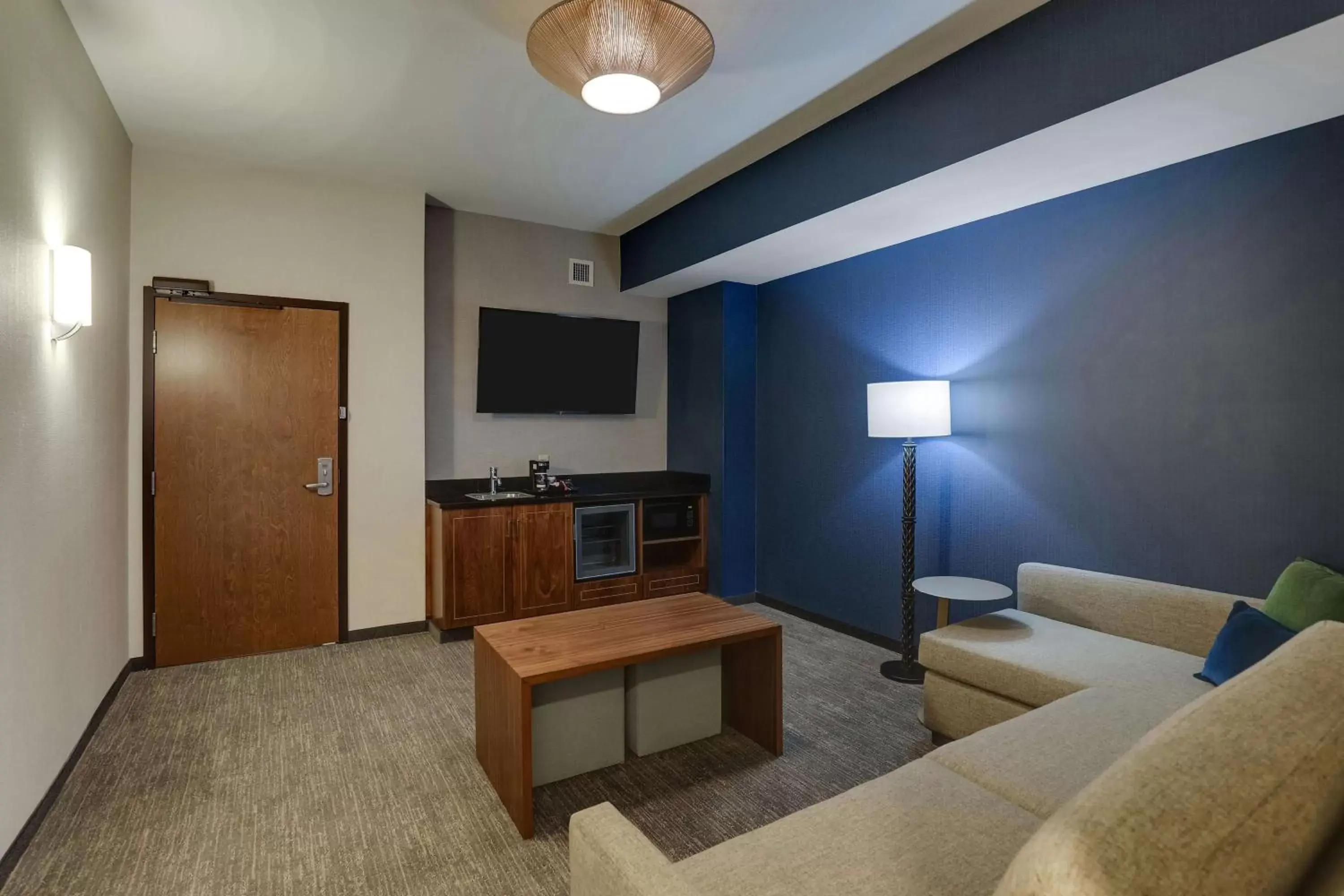 Bedroom, Seating Area in Drury Plaza Hotel Orlando - Disney Springs Area