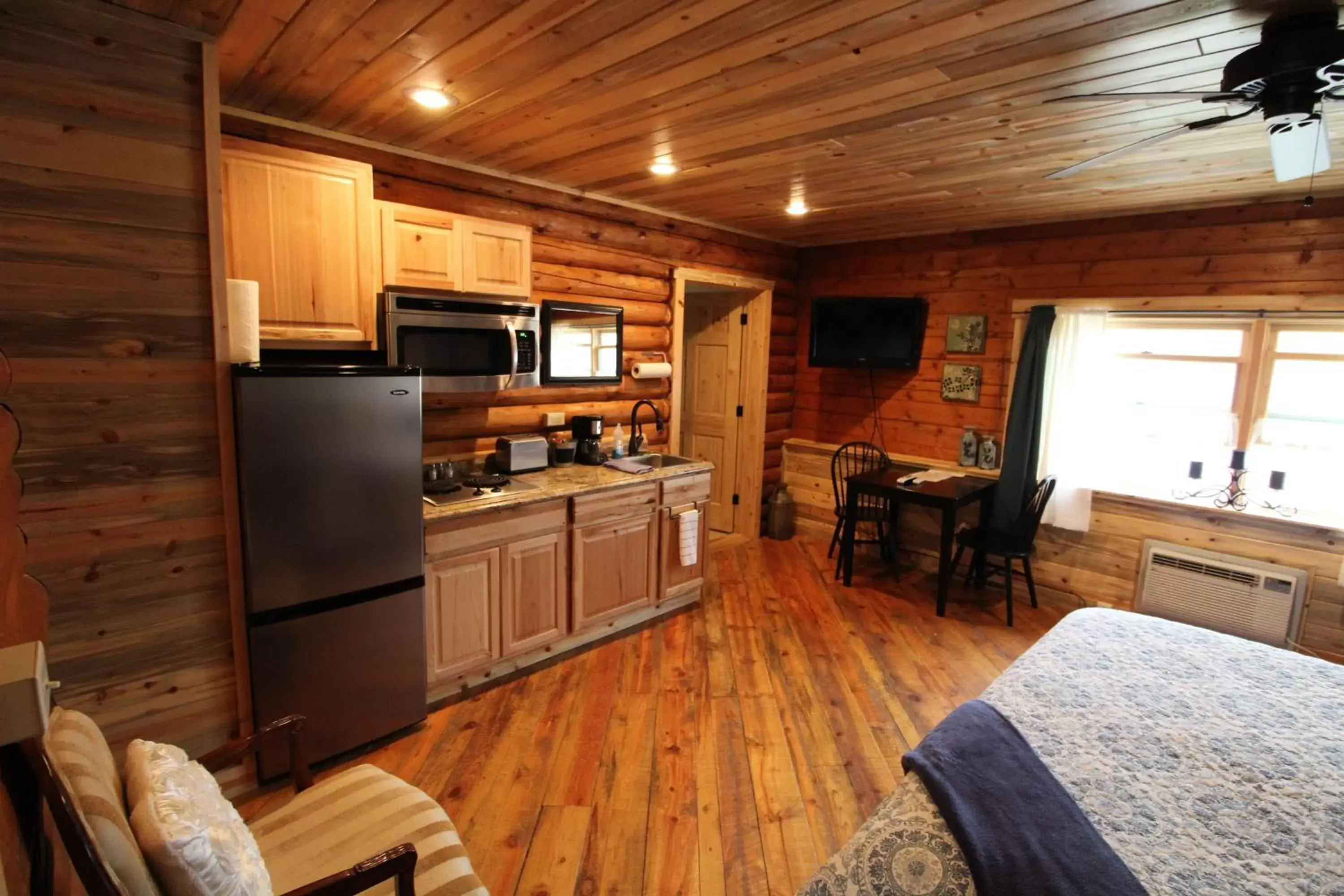 Other, Kitchen/Kitchenette in Wapiti Lodge