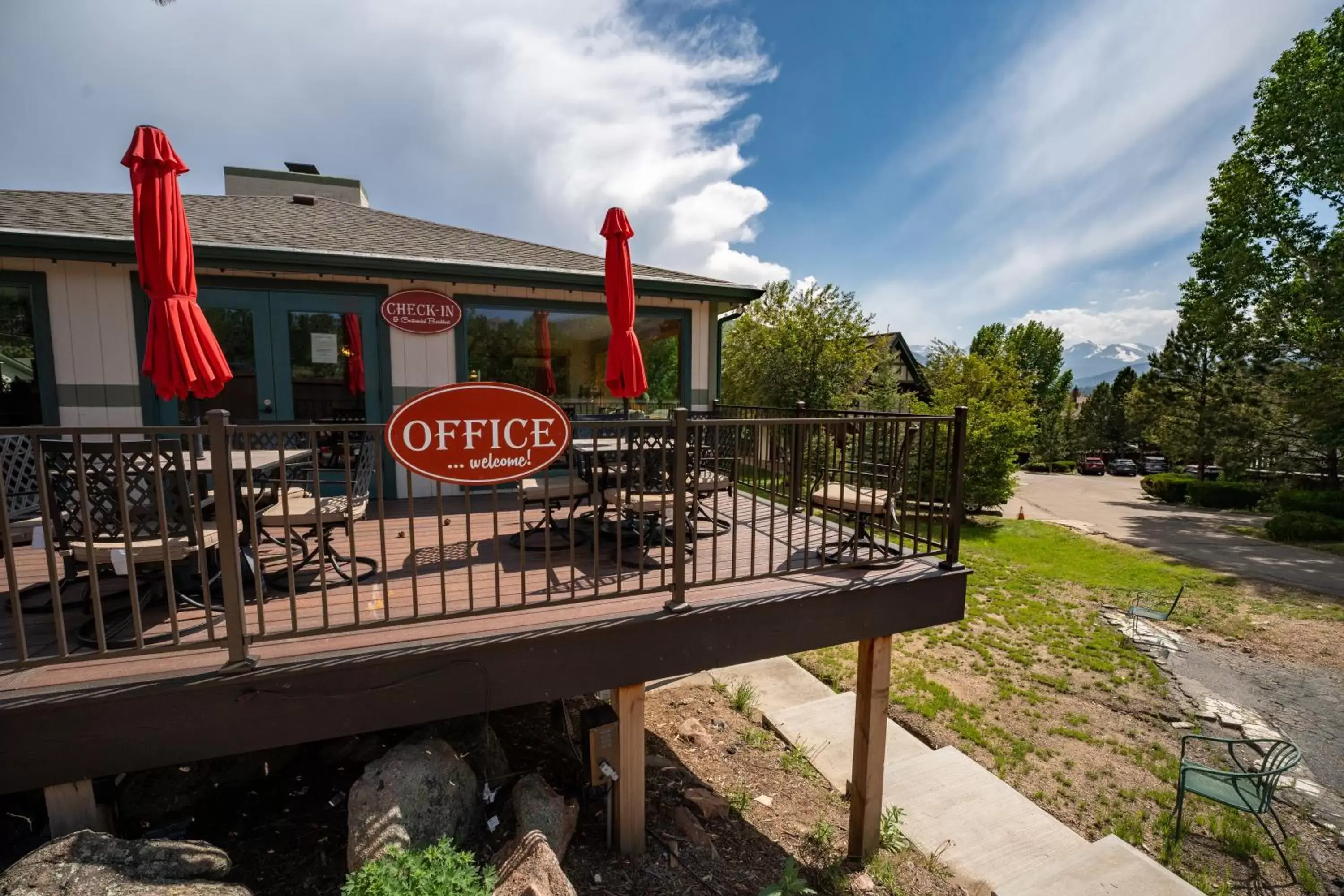 Property Building in Estes Mountain Inn