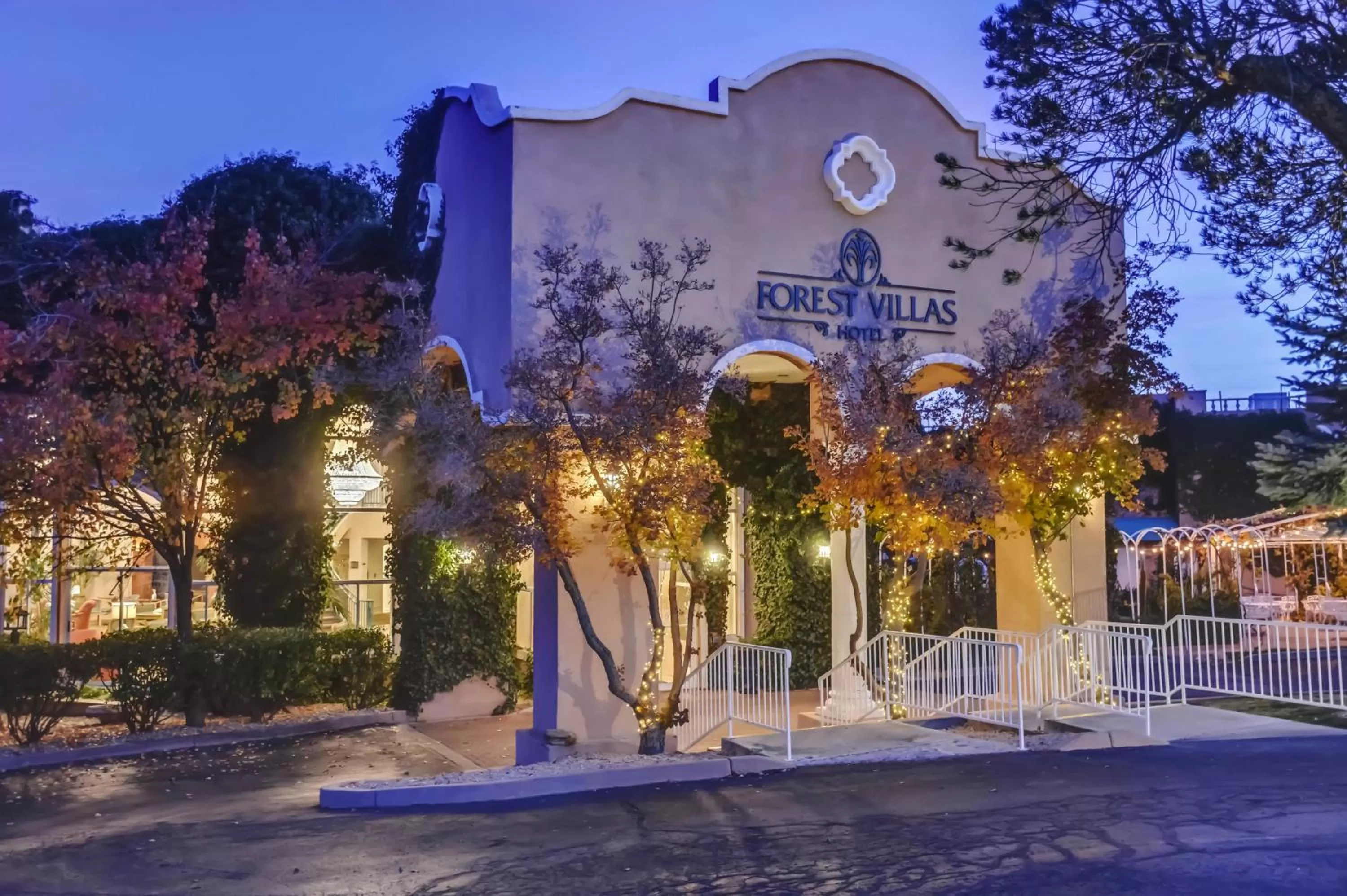 Facade/entrance in Forest Villas Hotel