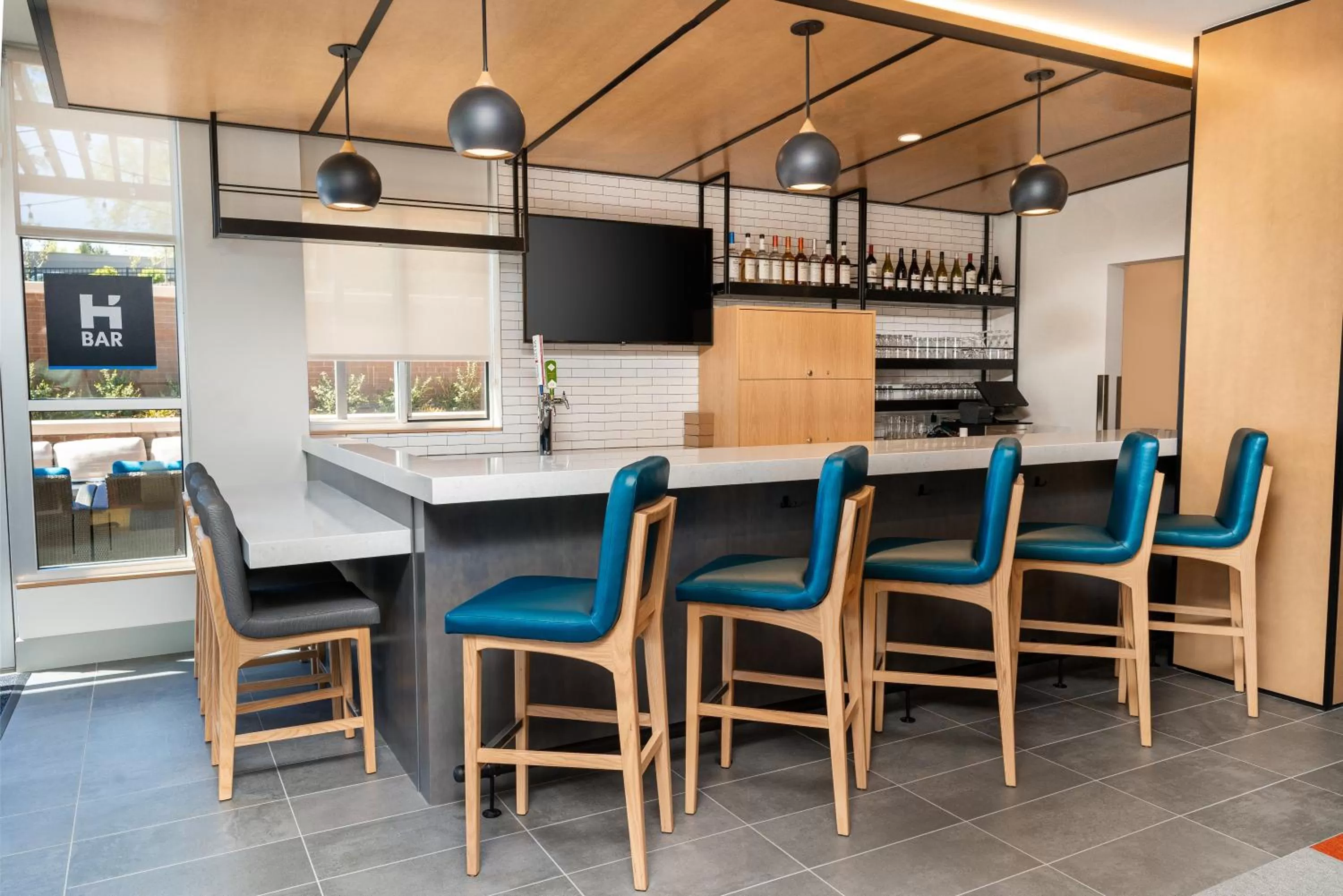 Lounge or bar in Hyatt House Nashville Airport