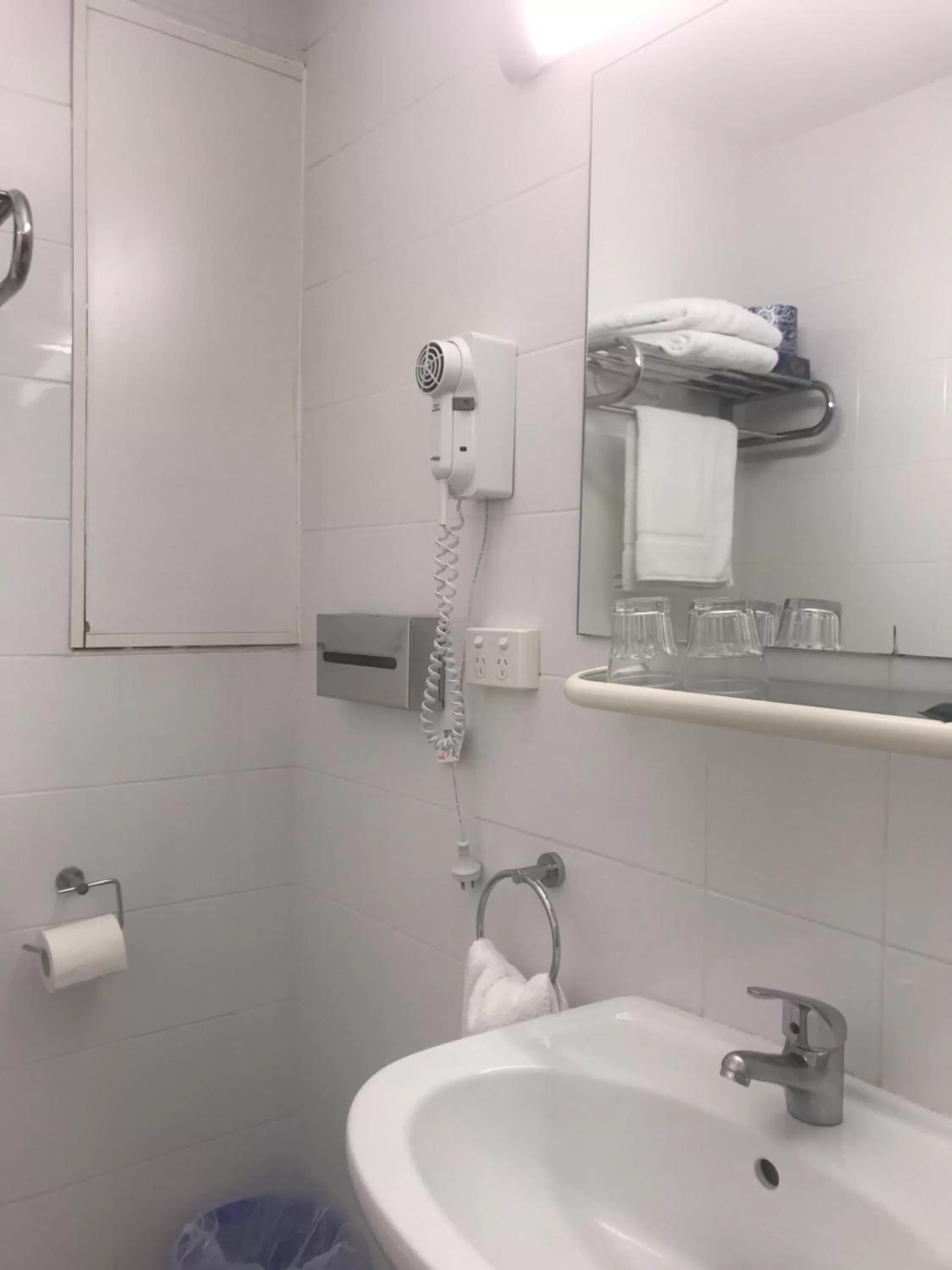 Edgecliff Lodge Motel