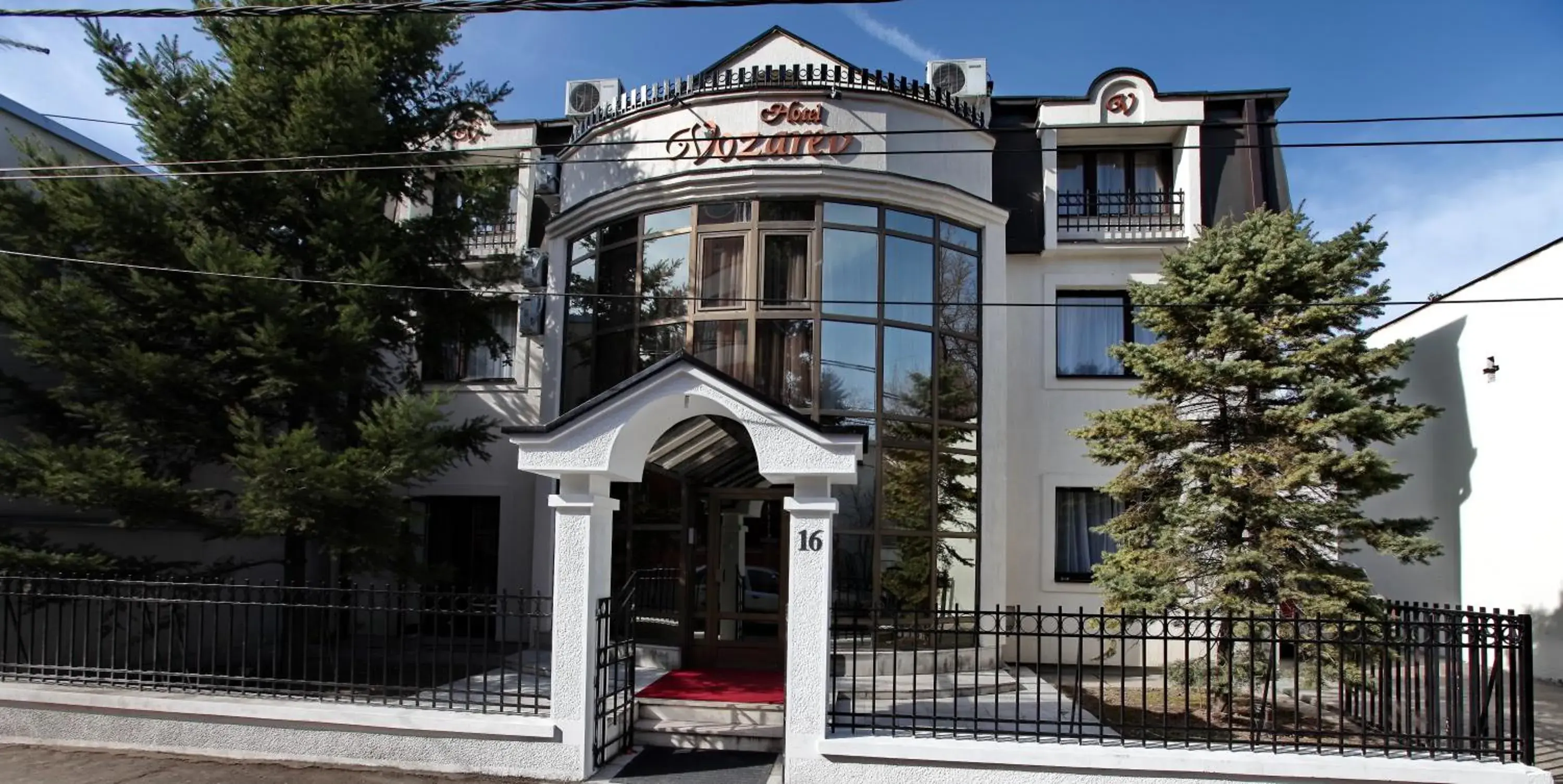 Facade/entrance in Garni Hotel Vozarev