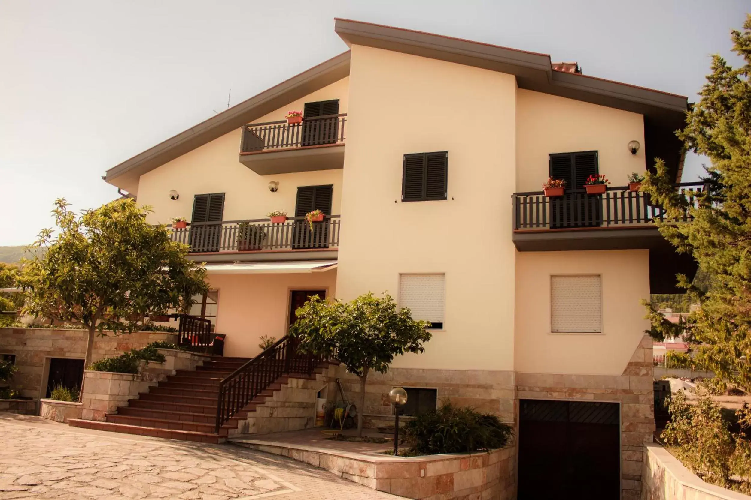 Facade/entrance, Property Building in Villa Ruberto