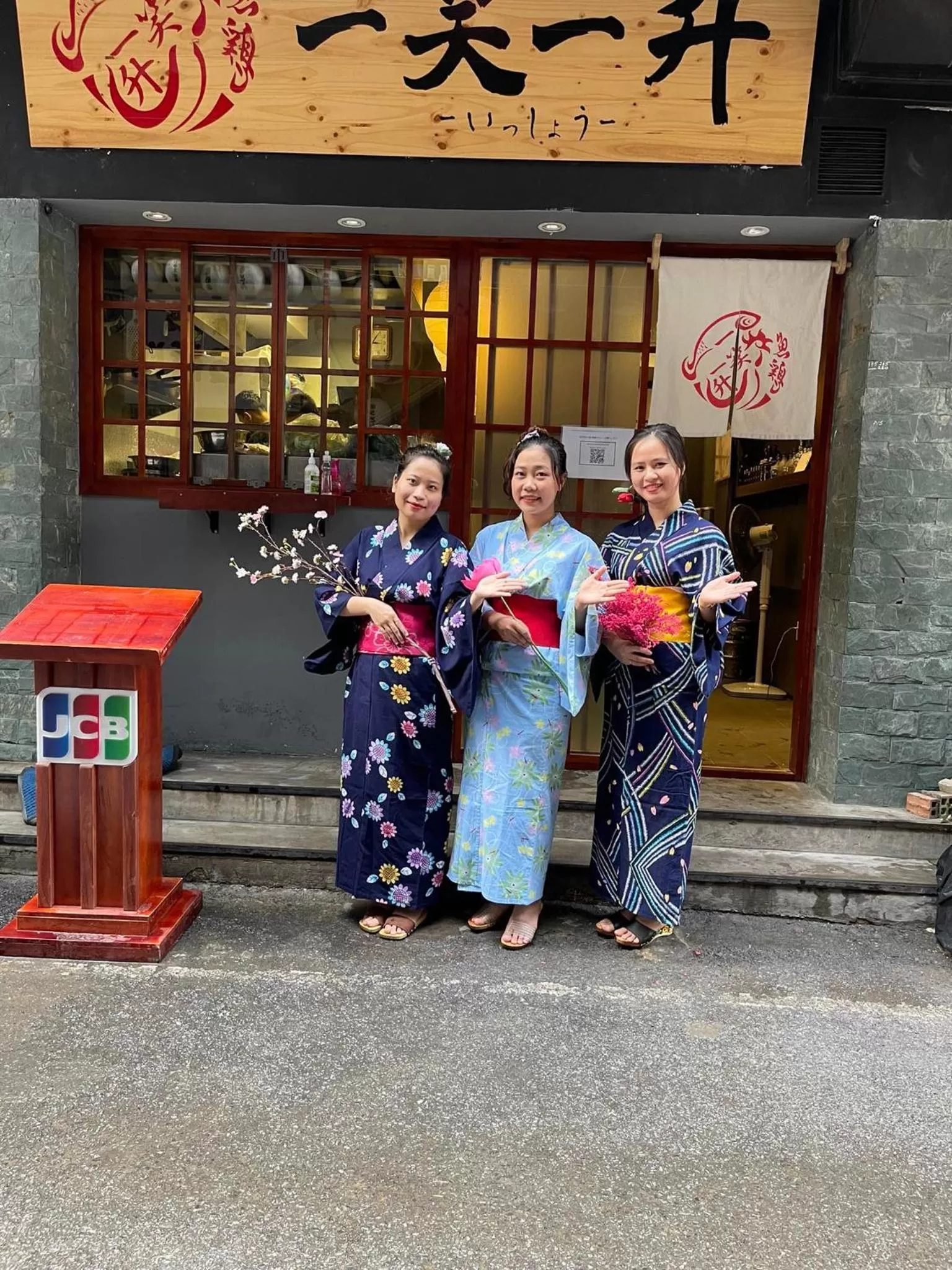 Nearby landmark, Children in Prostyle Hotel Ho Chi Minh プロスタイルホテルホーチミン