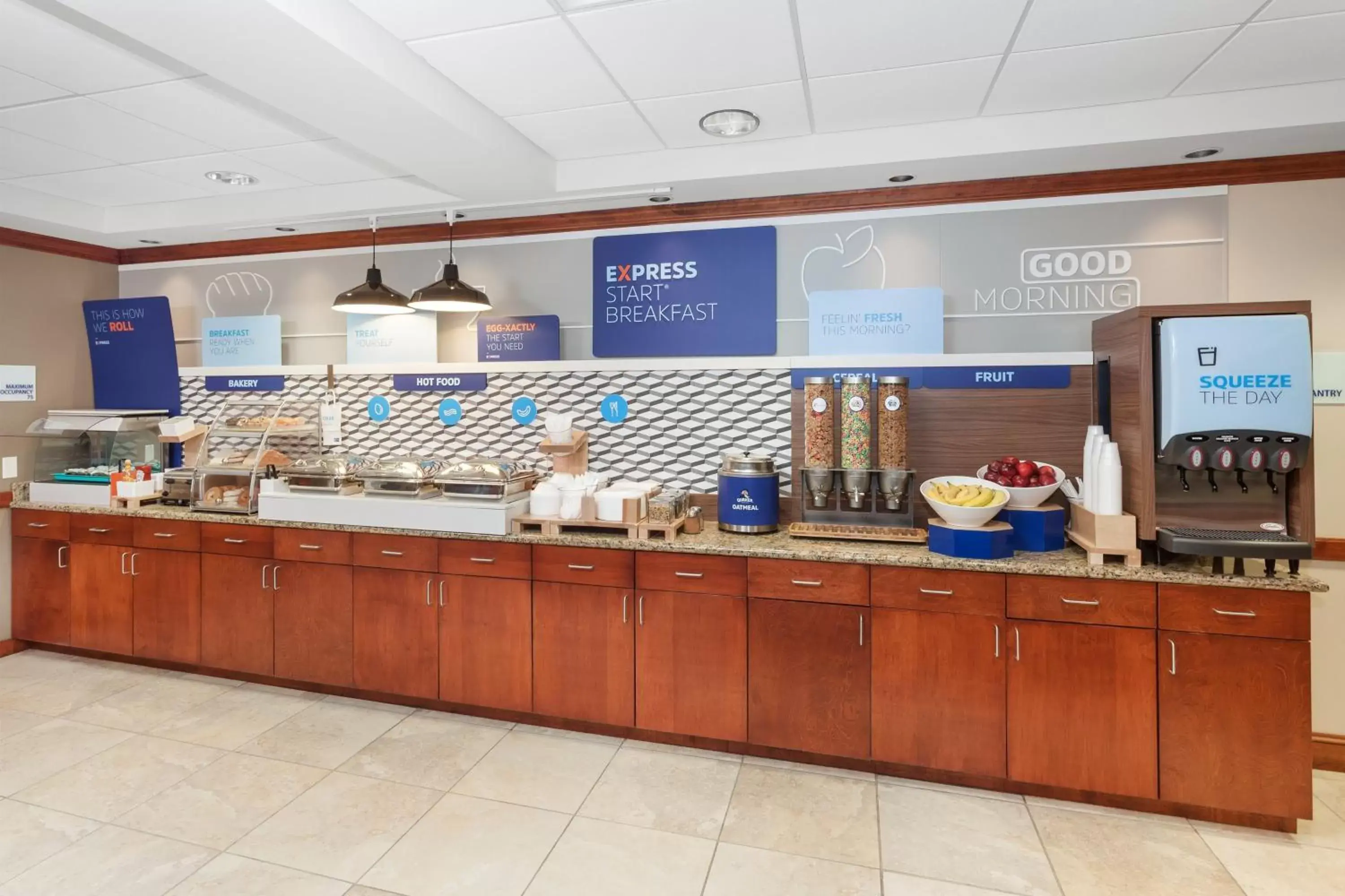 Breakfast, Restaurant/Places to Eat in Holiday Inn Express Hotel & Suites Hampton South-Seabrook, an IHG Hotel