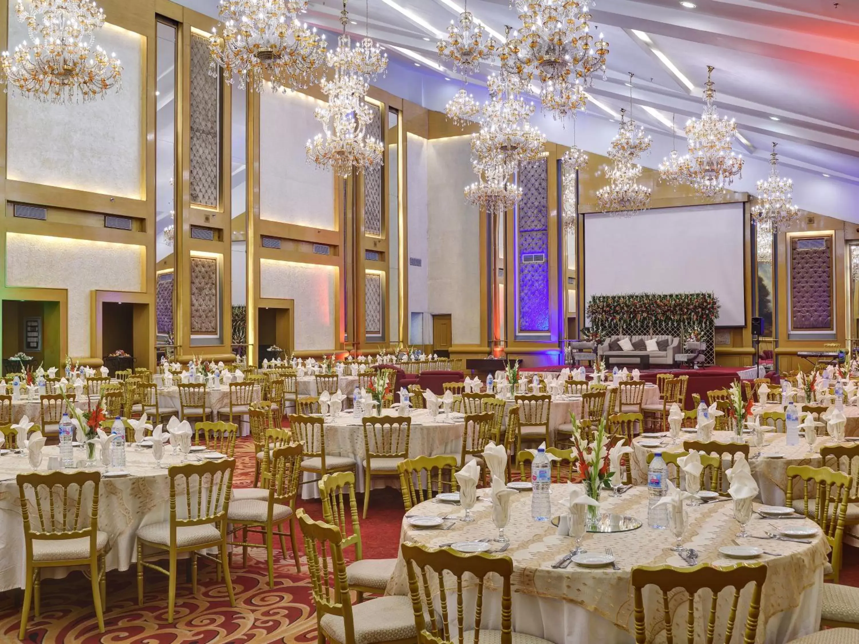 Banquet/Function facilities, Restaurant/Places to Eat in Karachi Marriott Hotel