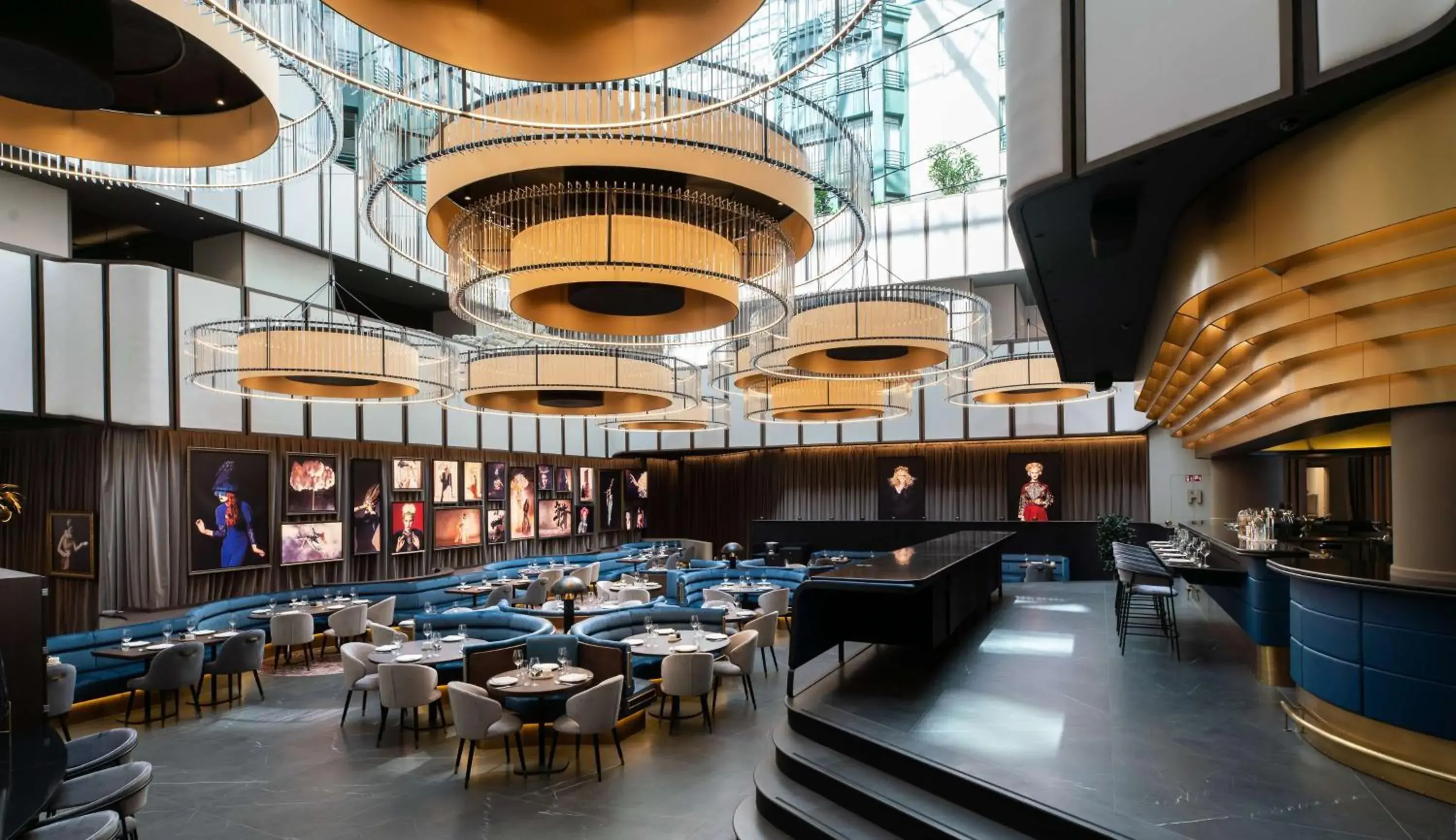 Lobby or reception, Restaurant/Places to Eat in Radisson Blu Royal Hotel