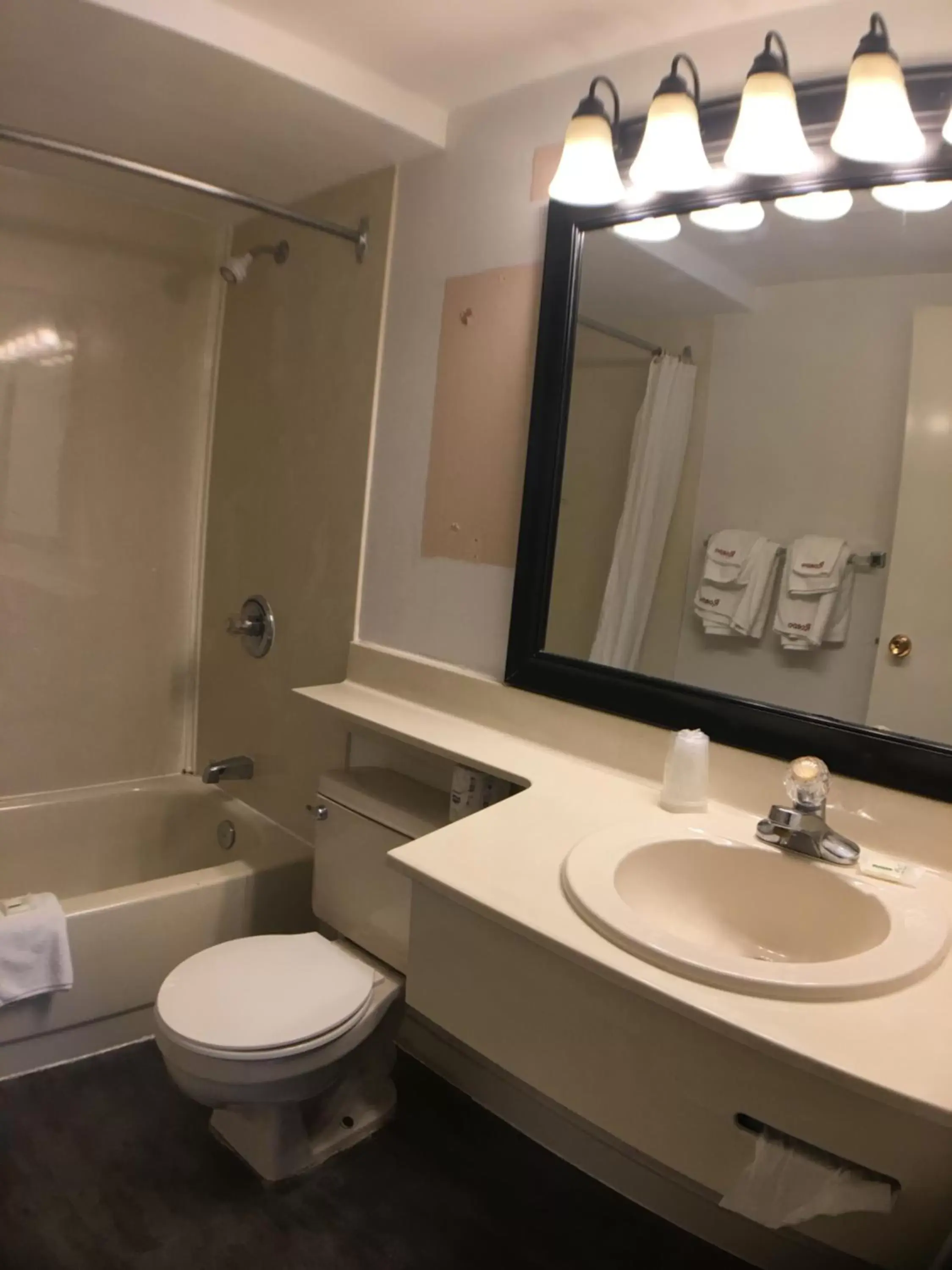 Bathroom in Rondo Motel