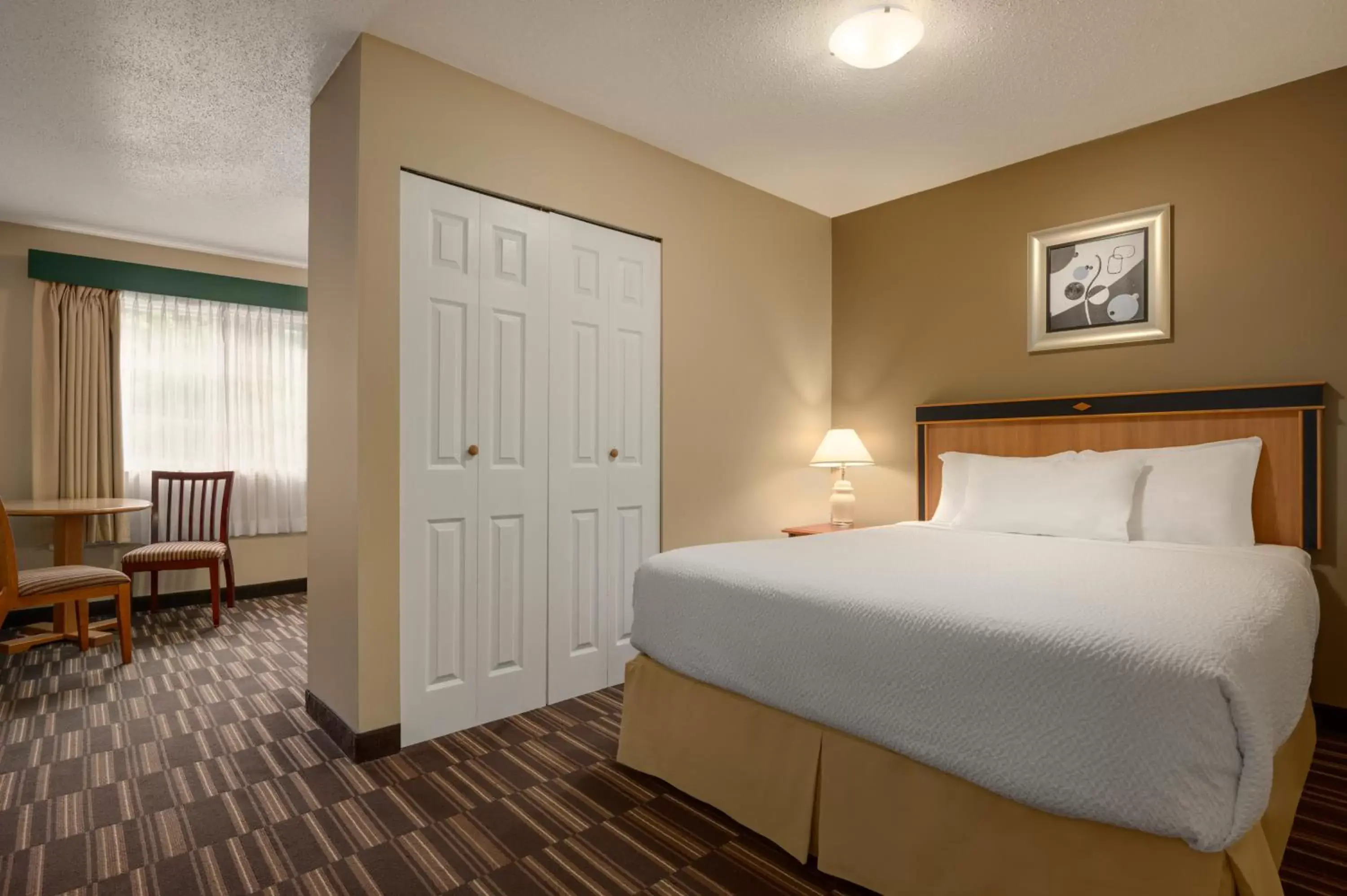 Bed in Days Inn by Wyndham Nanaimo