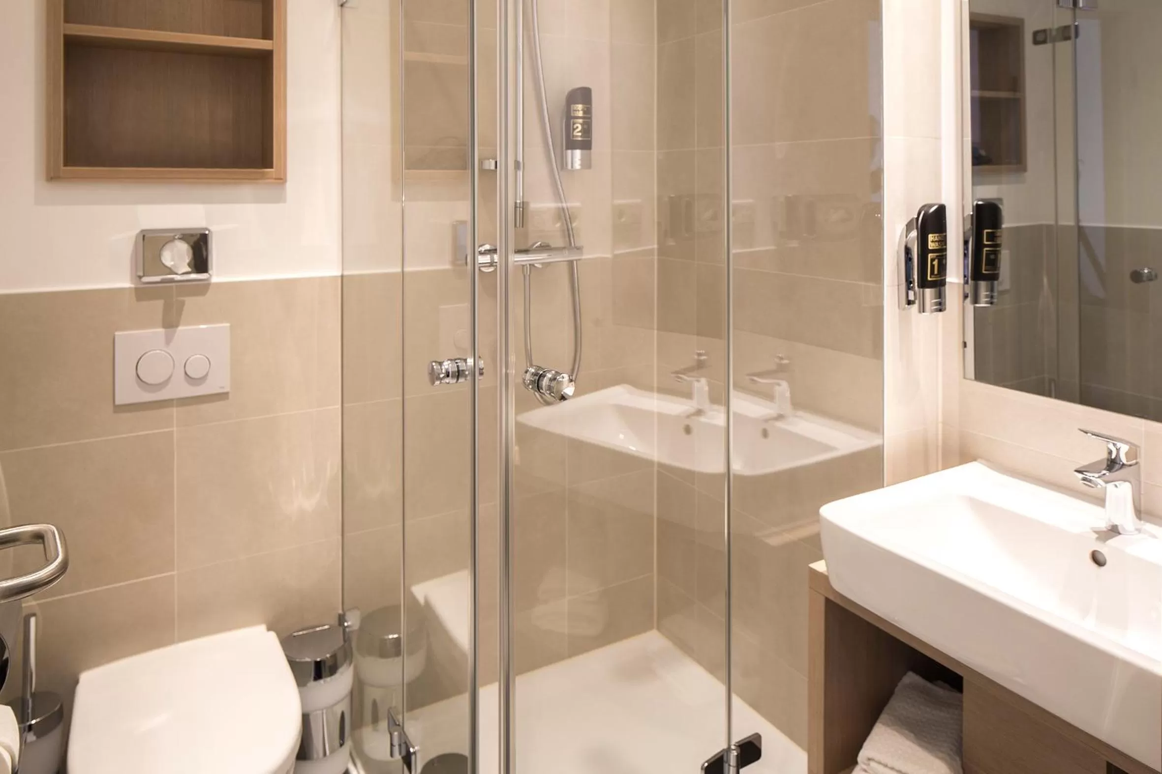 Bathroom in Nordsee-Hotel Hinrichsen