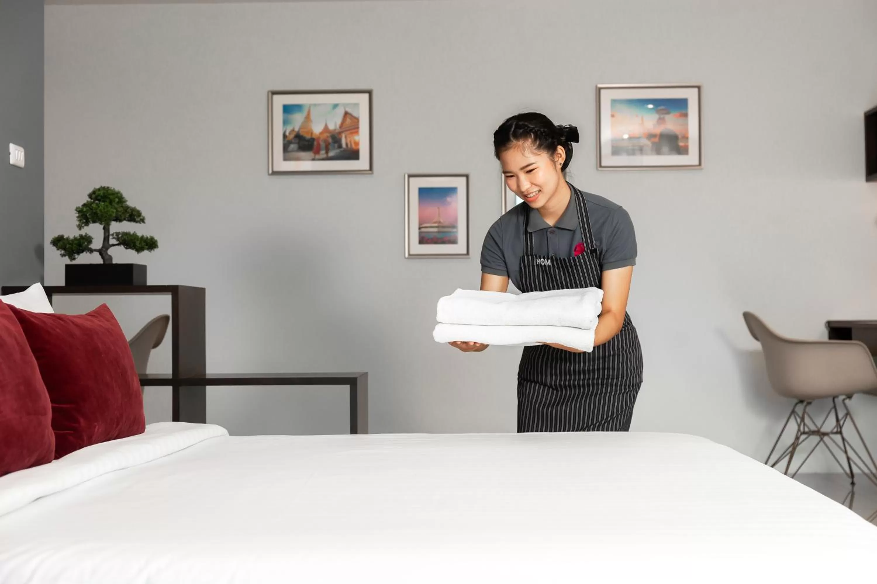 Staff, Bed in De Botan Srinakarin Hotel & Residence