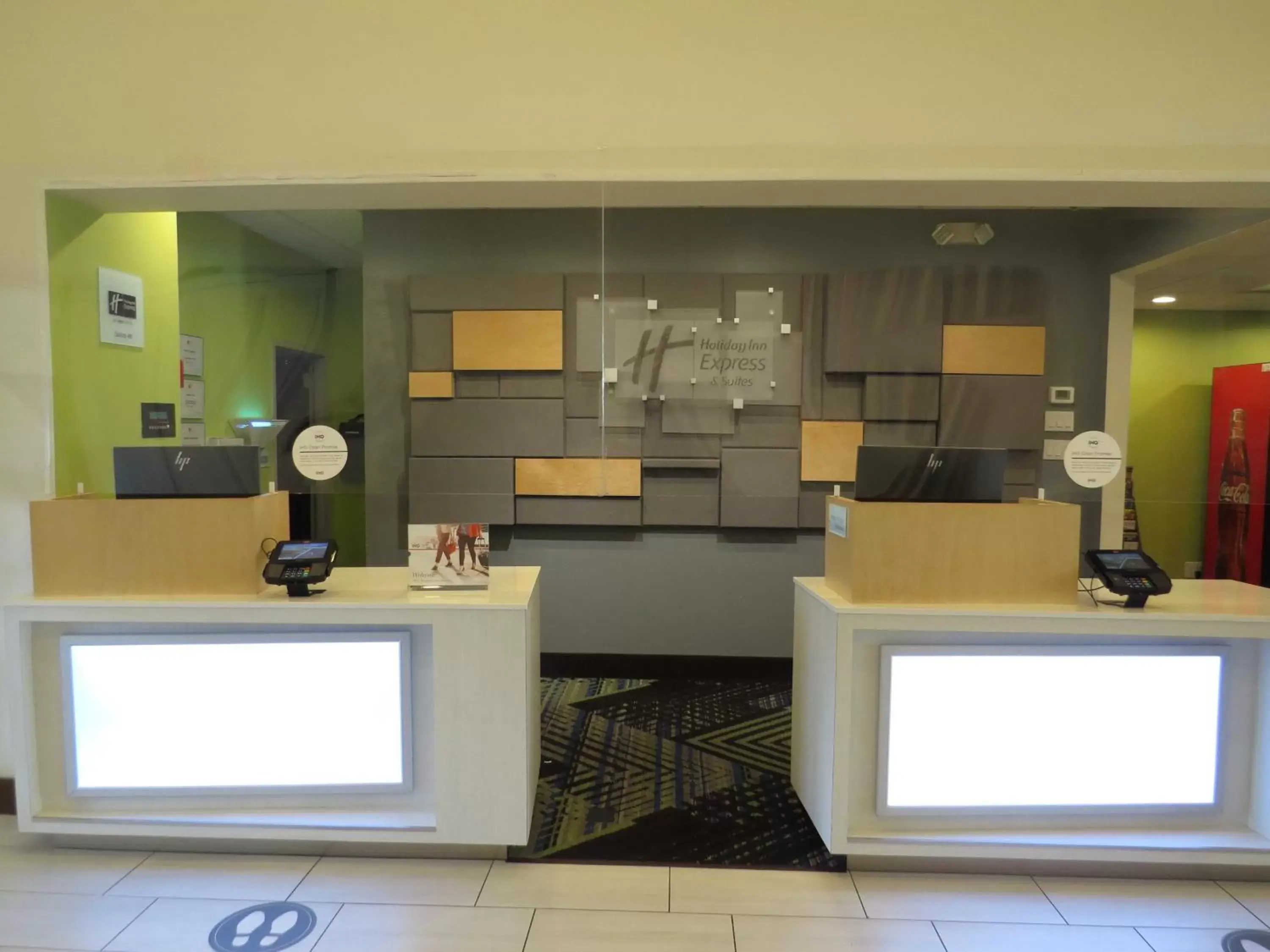 Property building in Holiday Inn Express & Suites Spring Hill by IHG Property building in Holiday Inn Express & Suites Spring Hill by IHG