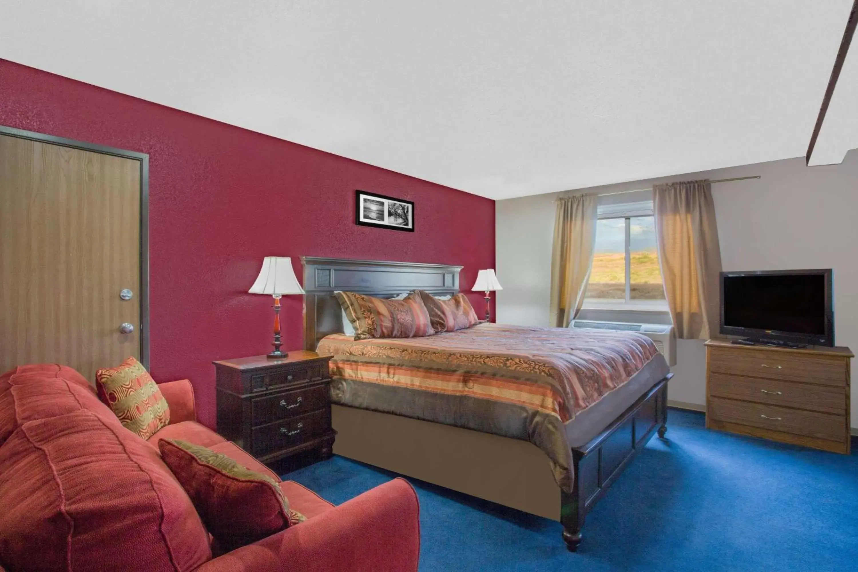 Photo of the whole room, Bed in Super 8 by Wyndham Winnemucca NV