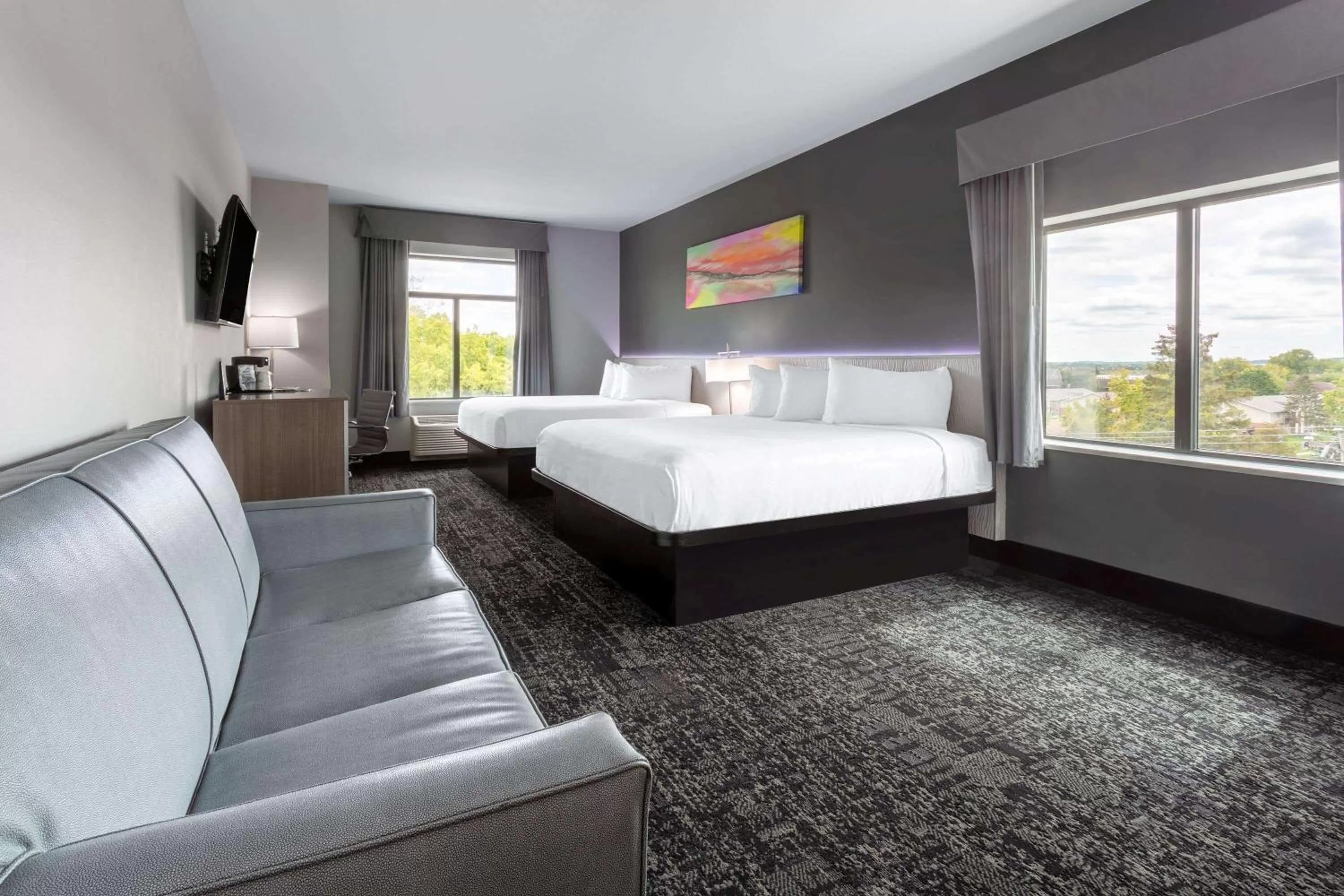 Photo of the whole room, Bed in Baymont by Wyndham Madison