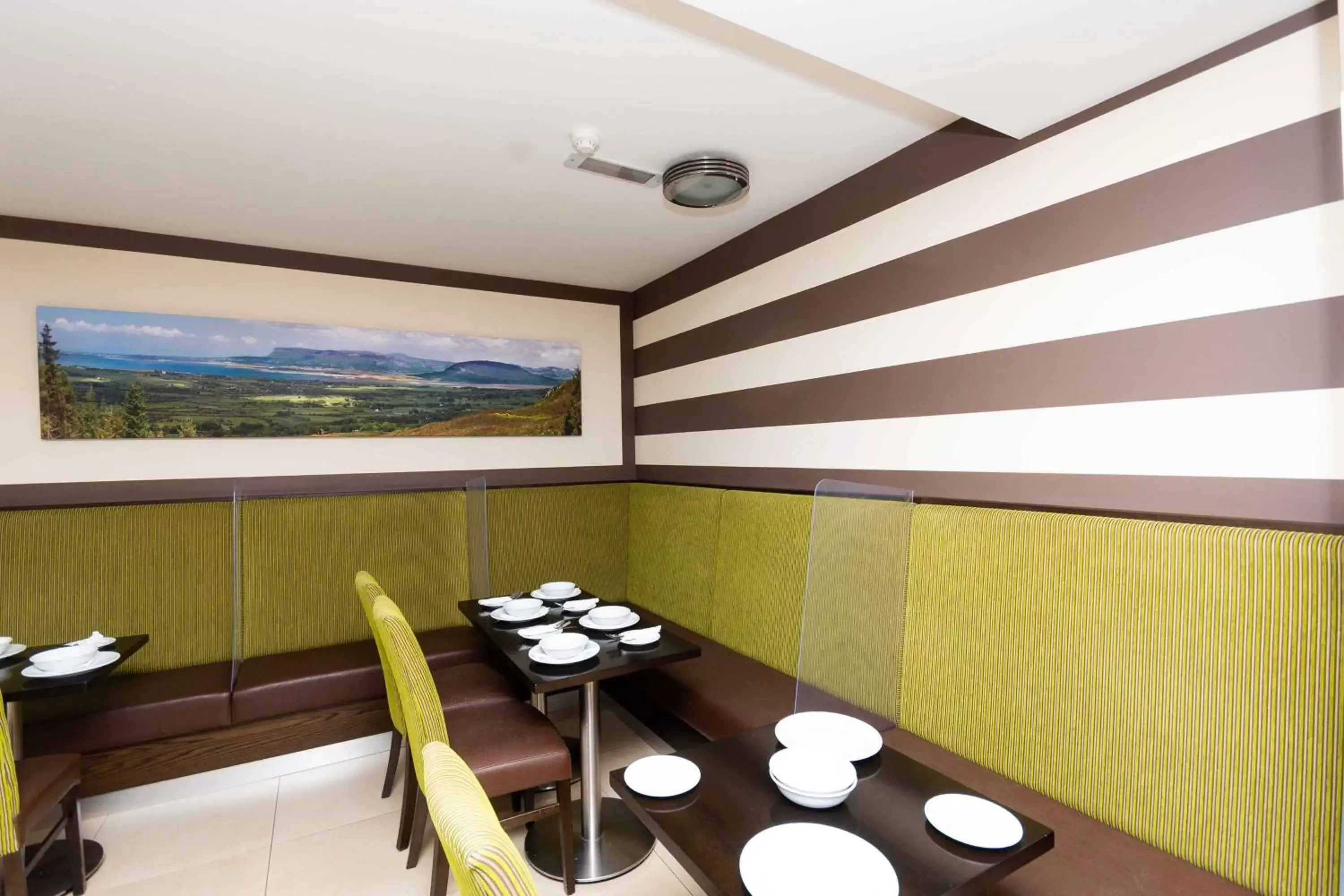 Restaurant/Places to Eat in Strandhill Lodge and Suites