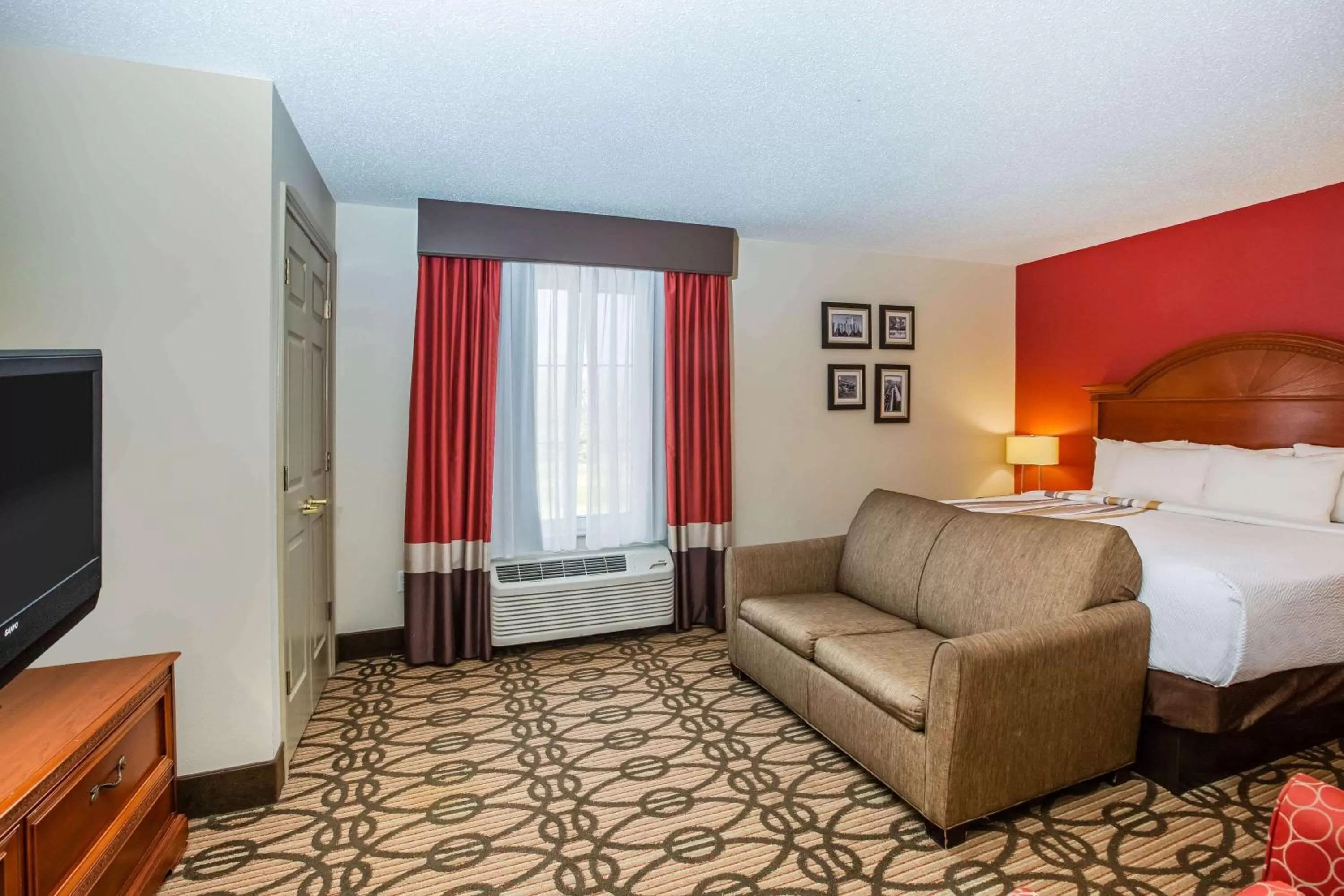 Photo of the whole room, Bed in La Quinta by Wyndham North Platte