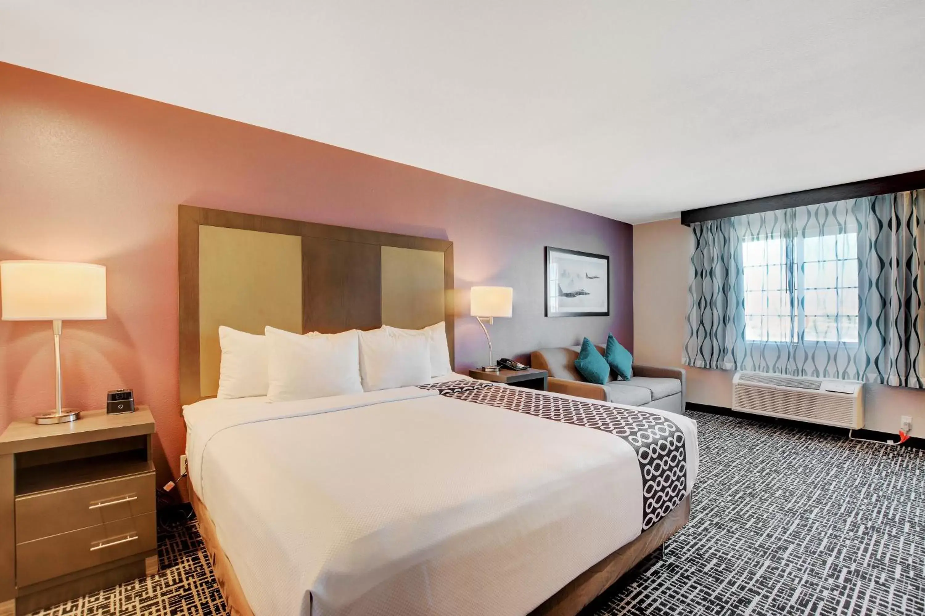 Bedroom, Bed in La Quinta Inn & Suites by Wyndham Las Vegas Nellis