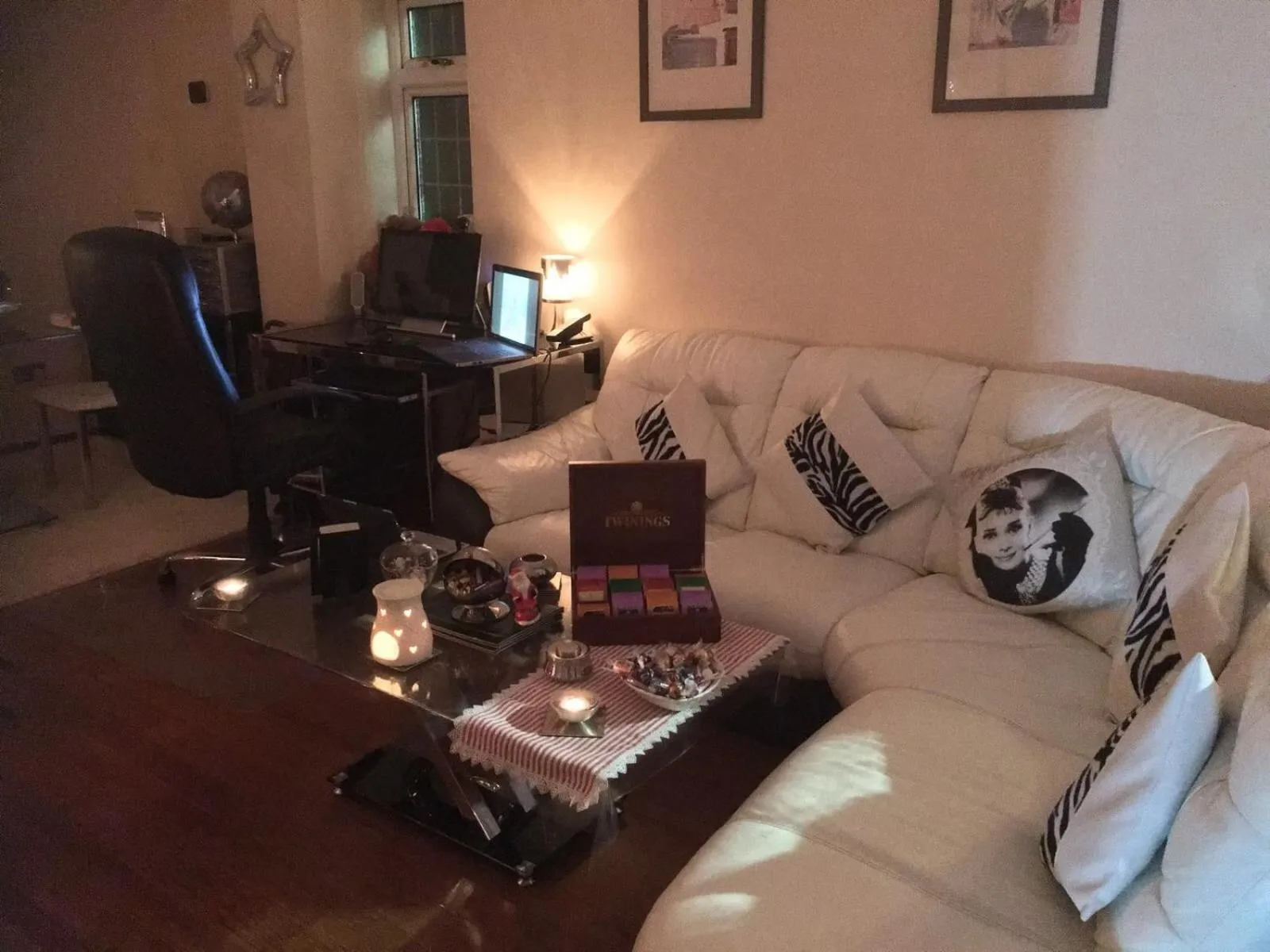 Living room in Bianca's House Hotel Heathrow Airport