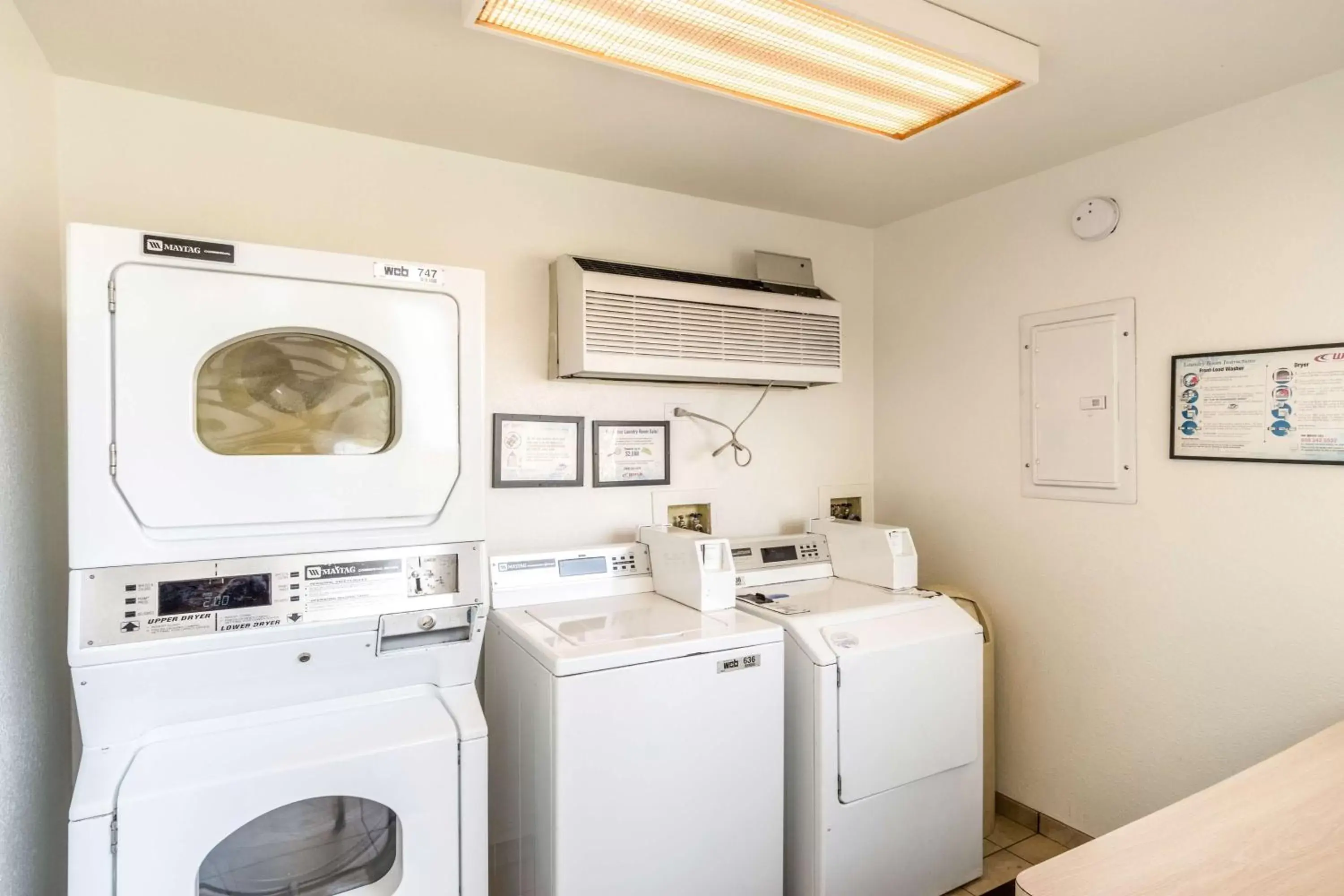 laundry, Kitchen/Kitchenette in Motel 6-Redding, CA - Central