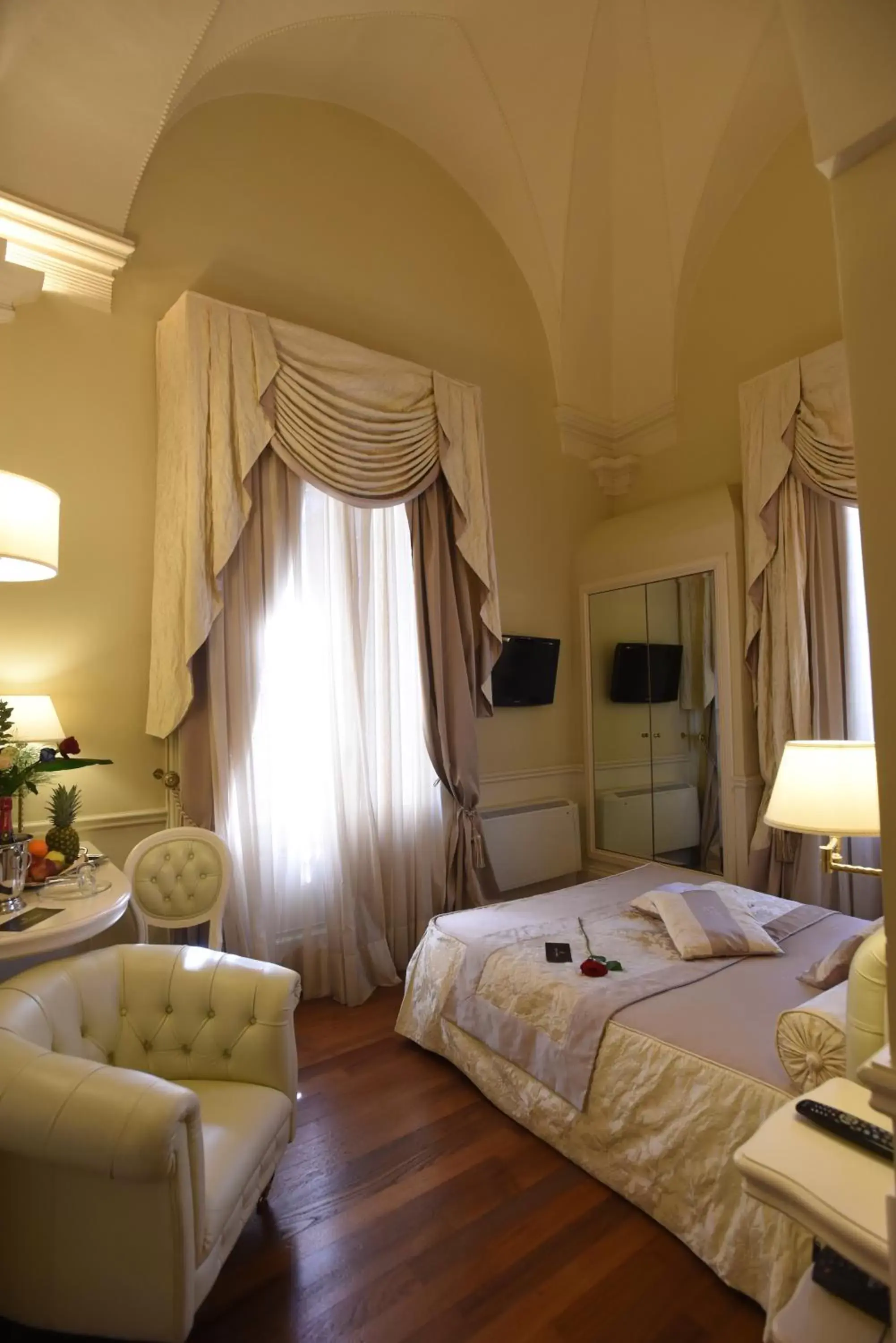 Bed in Suite Hotel Santa Chiara