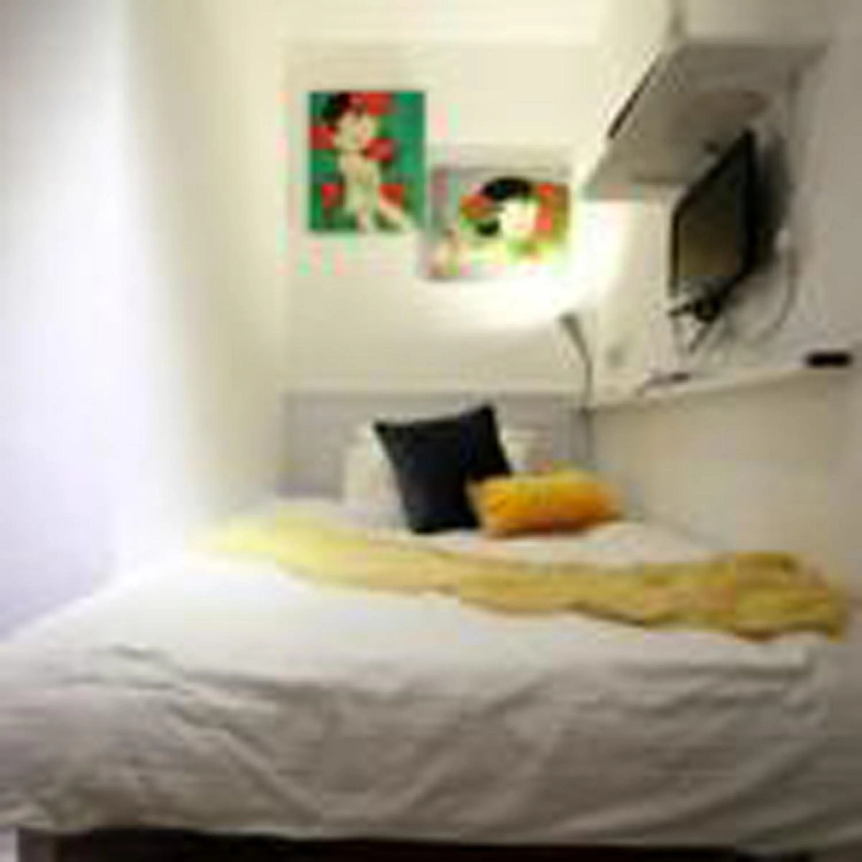 Bedroom, Bed in Apple lnn Causeway Bay