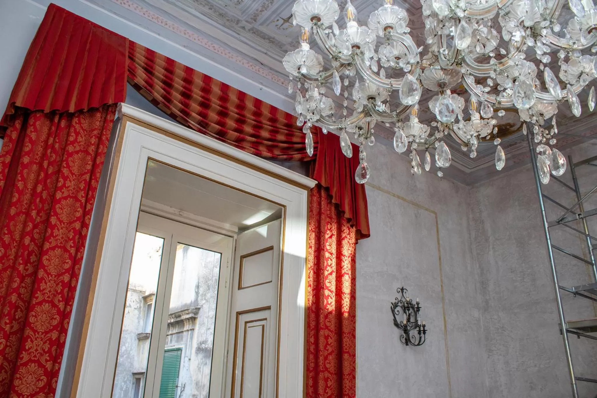 Decorative detail in Le Stanze Del Vicerè Boutique Hotel