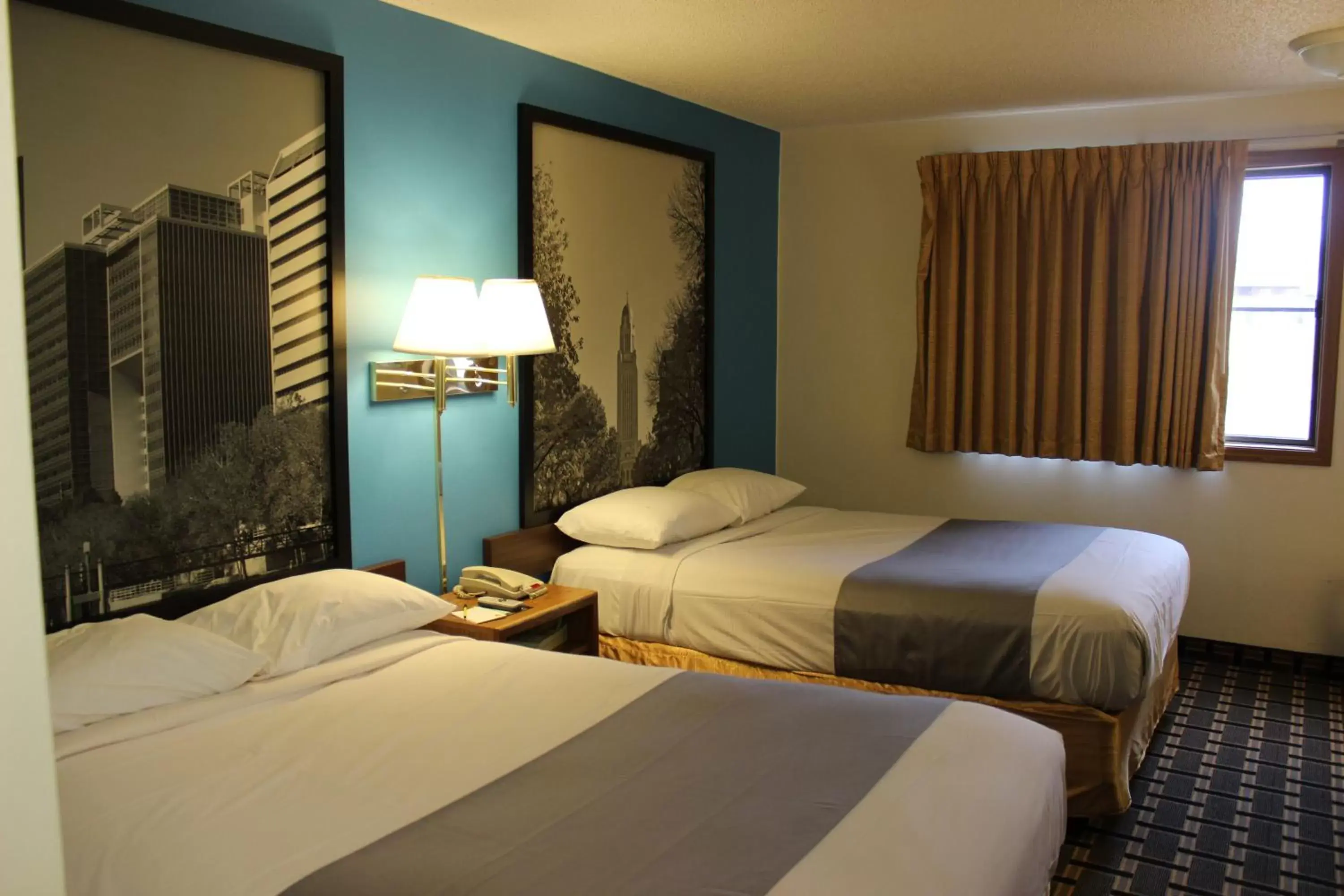 Double Room with Two Double Beds - Non-Smoking in Super 8 by Wyndham Lincoln West Double Room with Two Double Beds - Non-Smoking in Super 8 by Wyndham Lincoln West