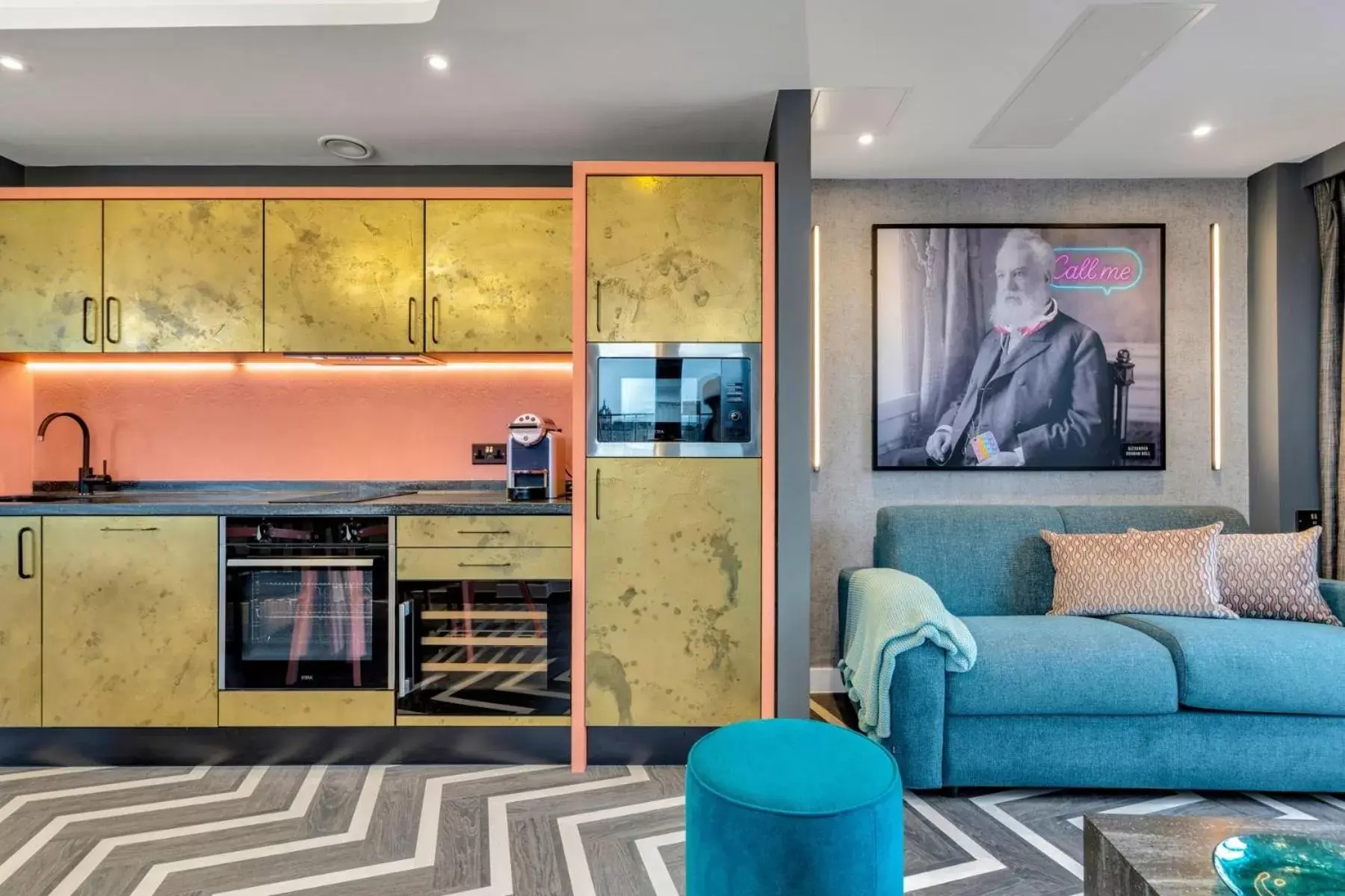 Living room in Roomzzz Edinburgh Living room in Roomzzz Edinburgh