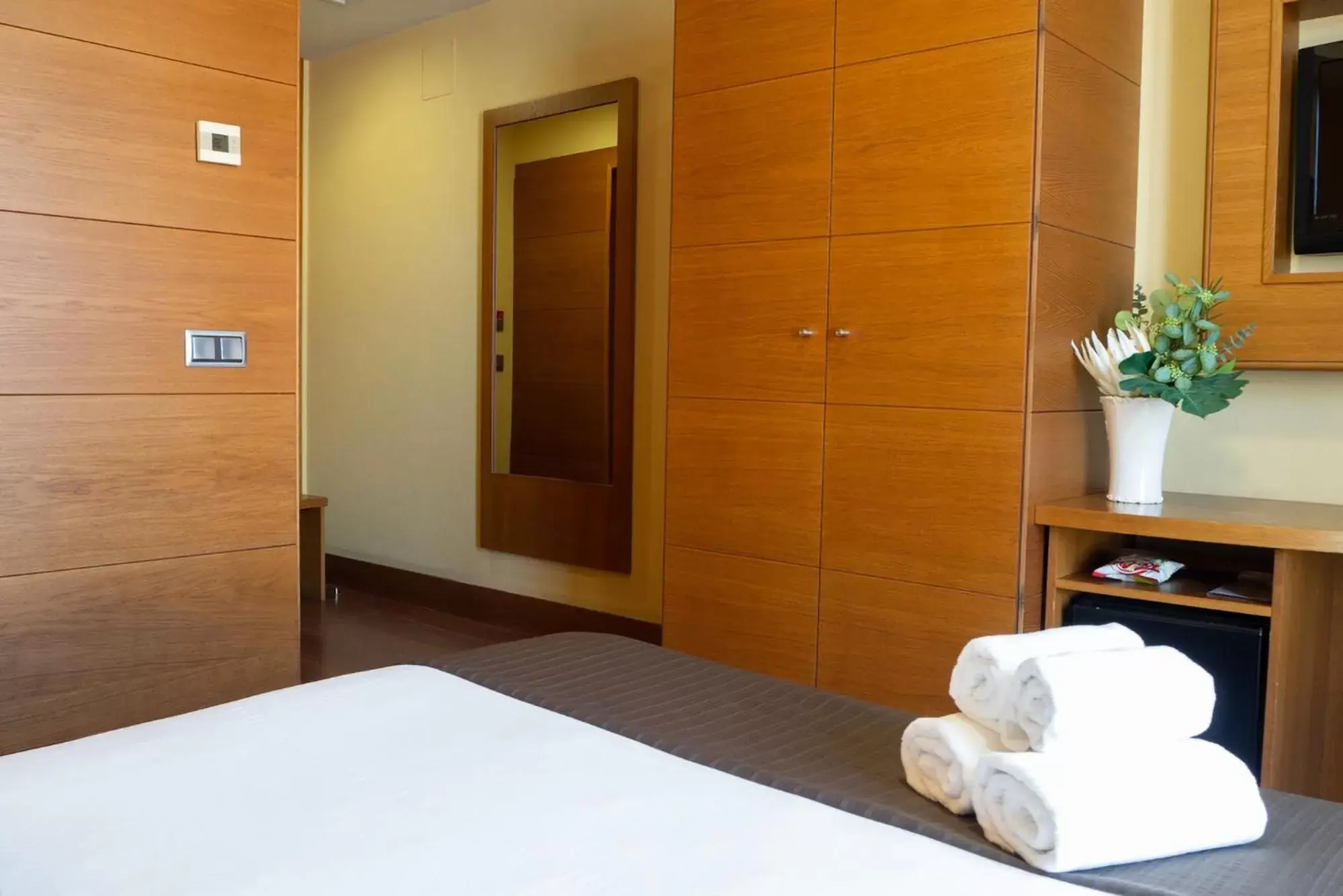 Double or Twin Room with City View in Sterling Double or Twin Room with City View in Sterling