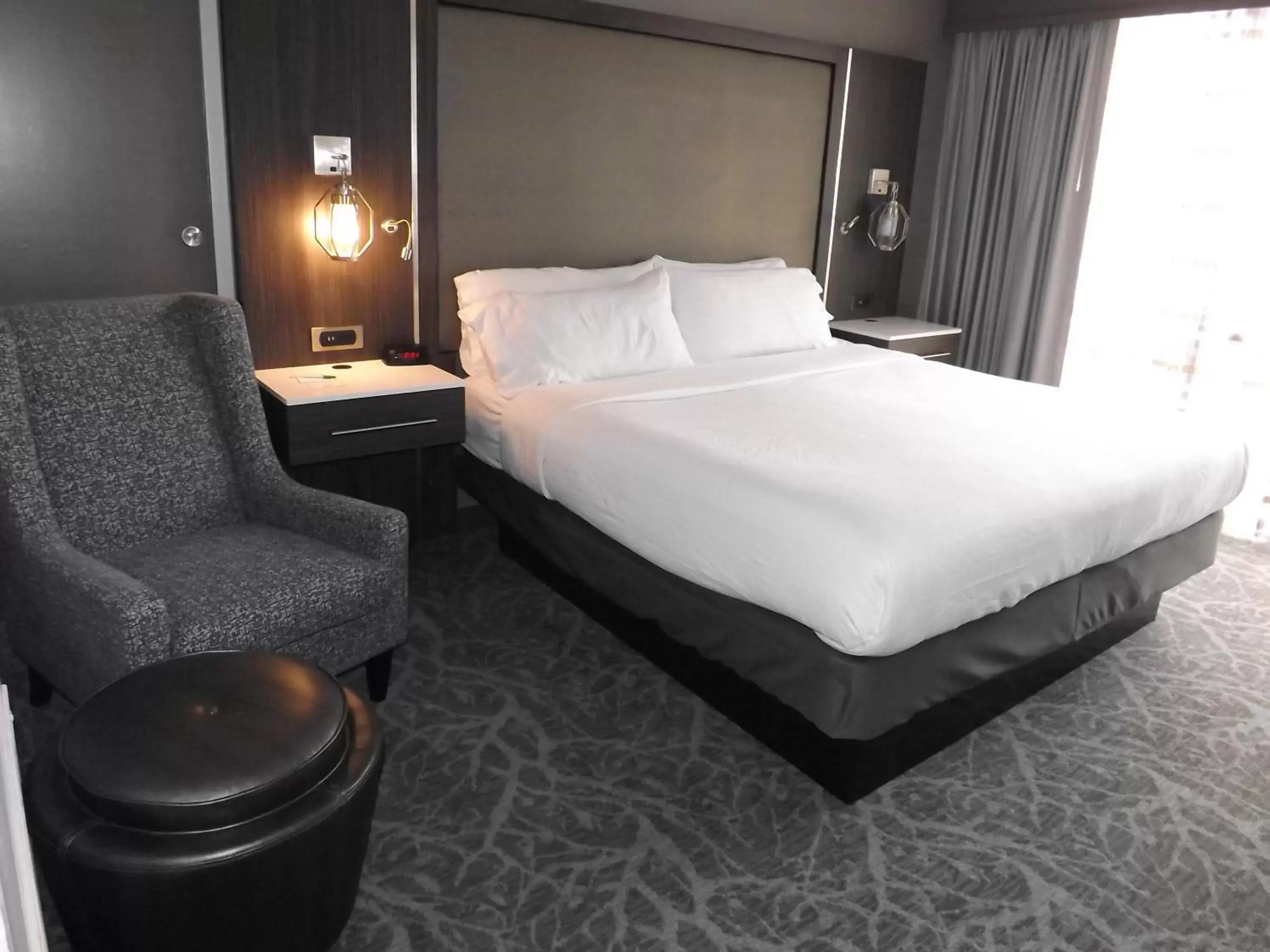 Photo of the whole room, Bed in Holiday Inn - Memphis Downtown - Beale St., an IHG Hotel