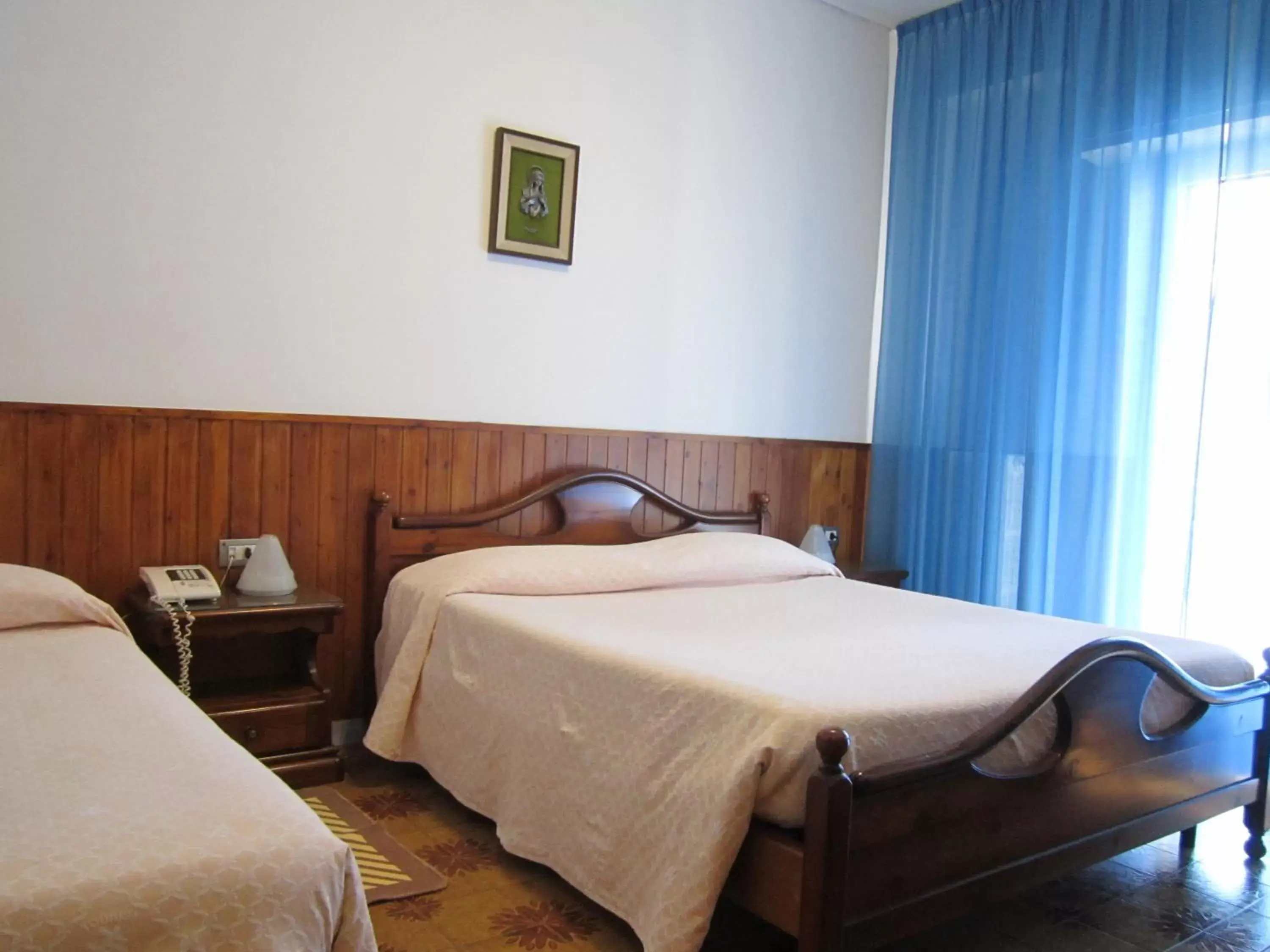 Bedroom, Bed in Tourist Hotel